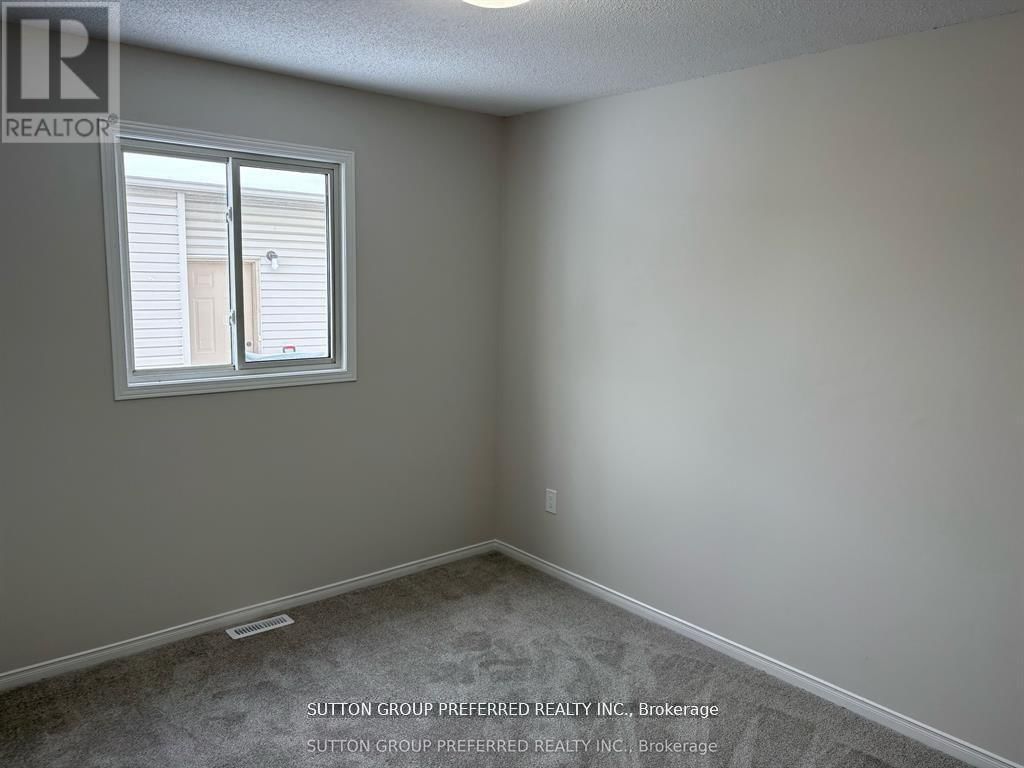 331 SIMPSON CRESCENT Image 3