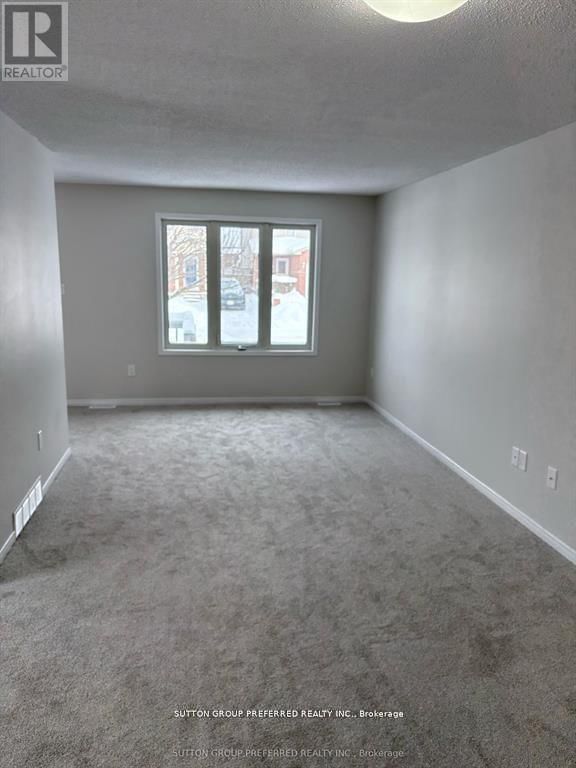 331 SIMPSON CRESCENT Image 4