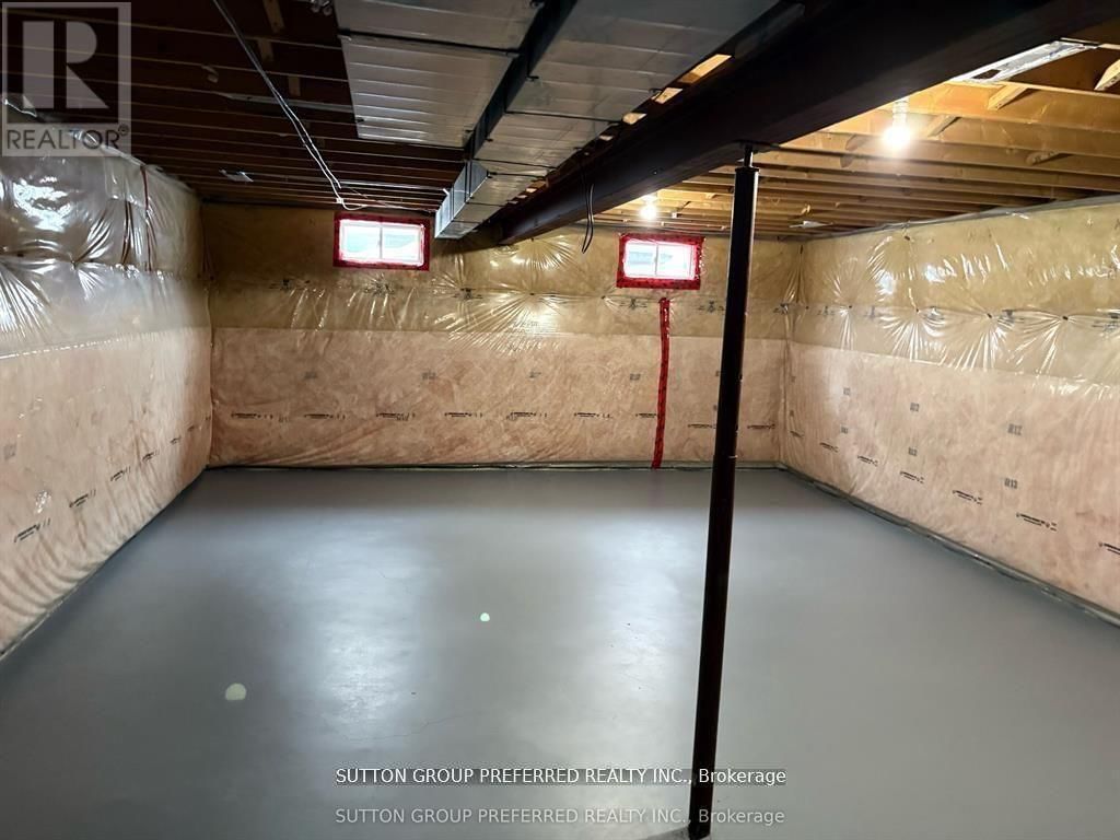 331 SIMPSON CRESCENT Image 6