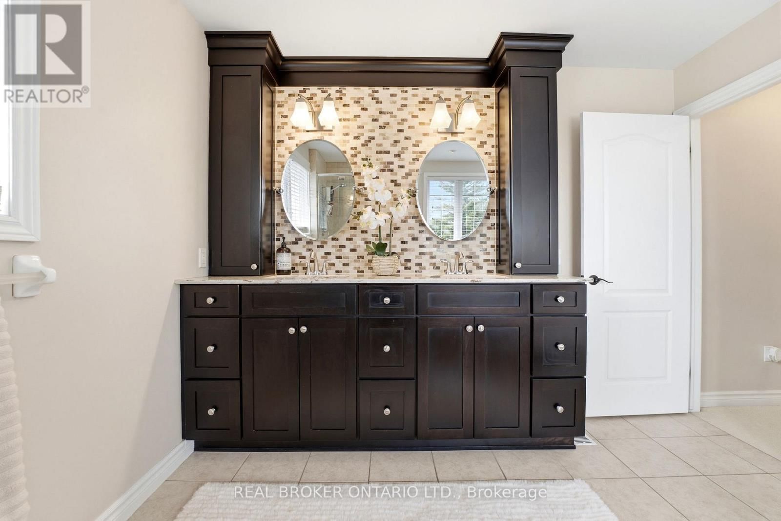 20 COTTONWOOD CRESCENT Image 19