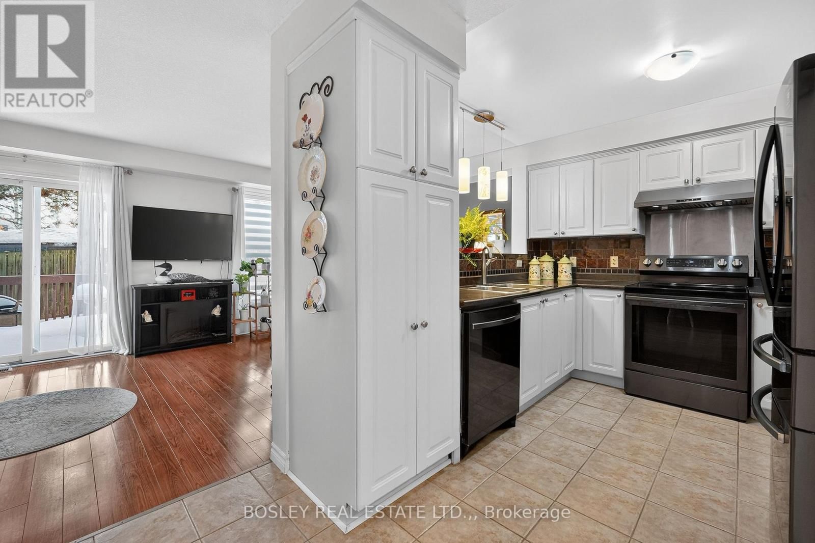 10 - 6263 VALLEY WAY Image 10