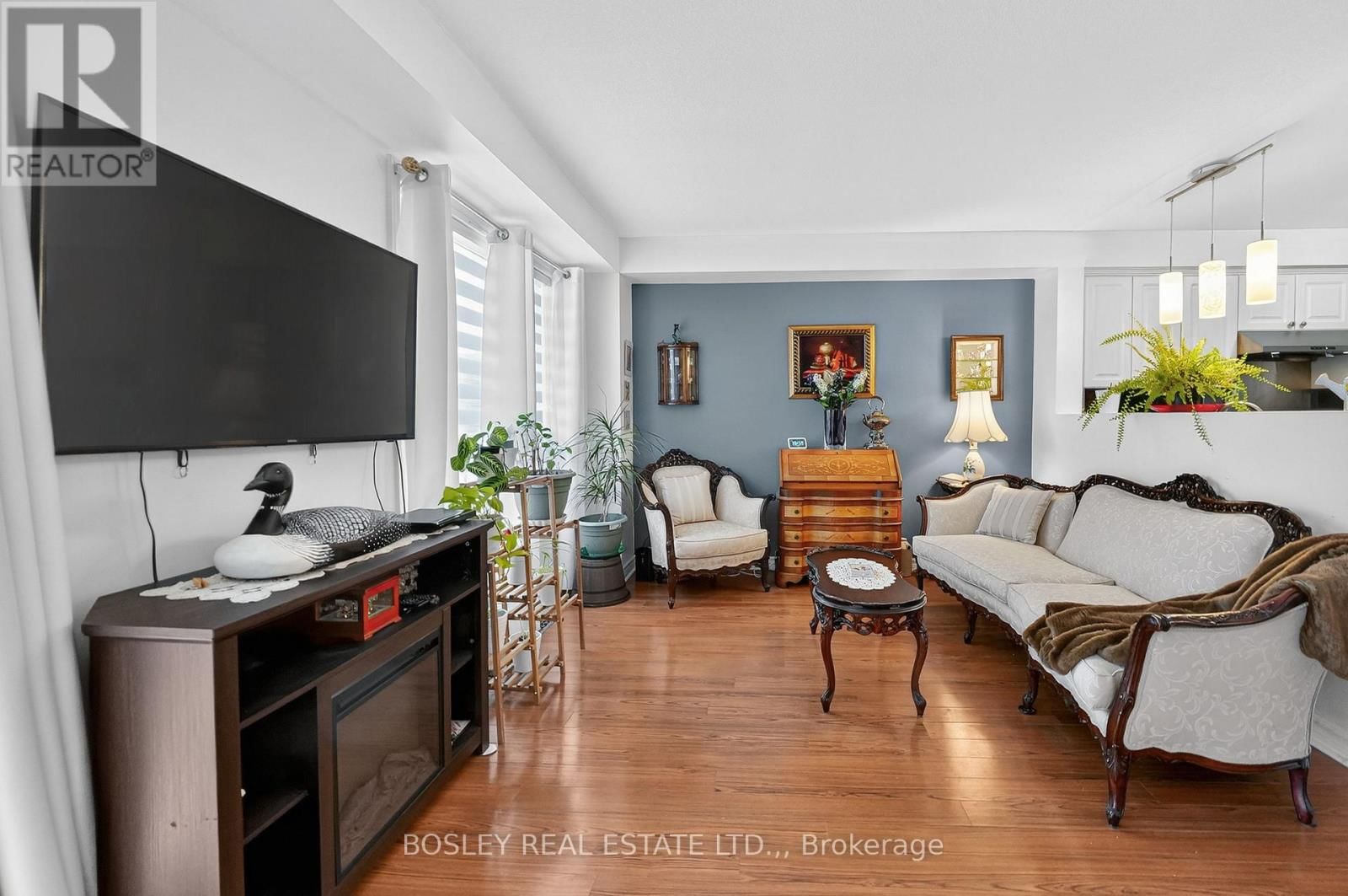 10 - 6263 VALLEY WAY Image 12