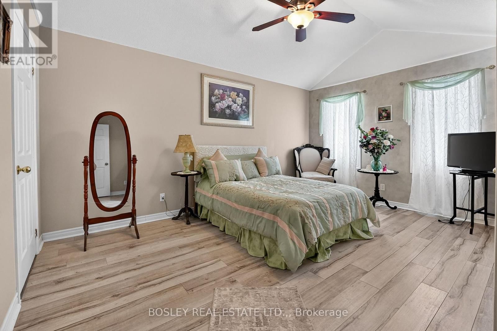 10 - 6263 VALLEY WAY Image 15