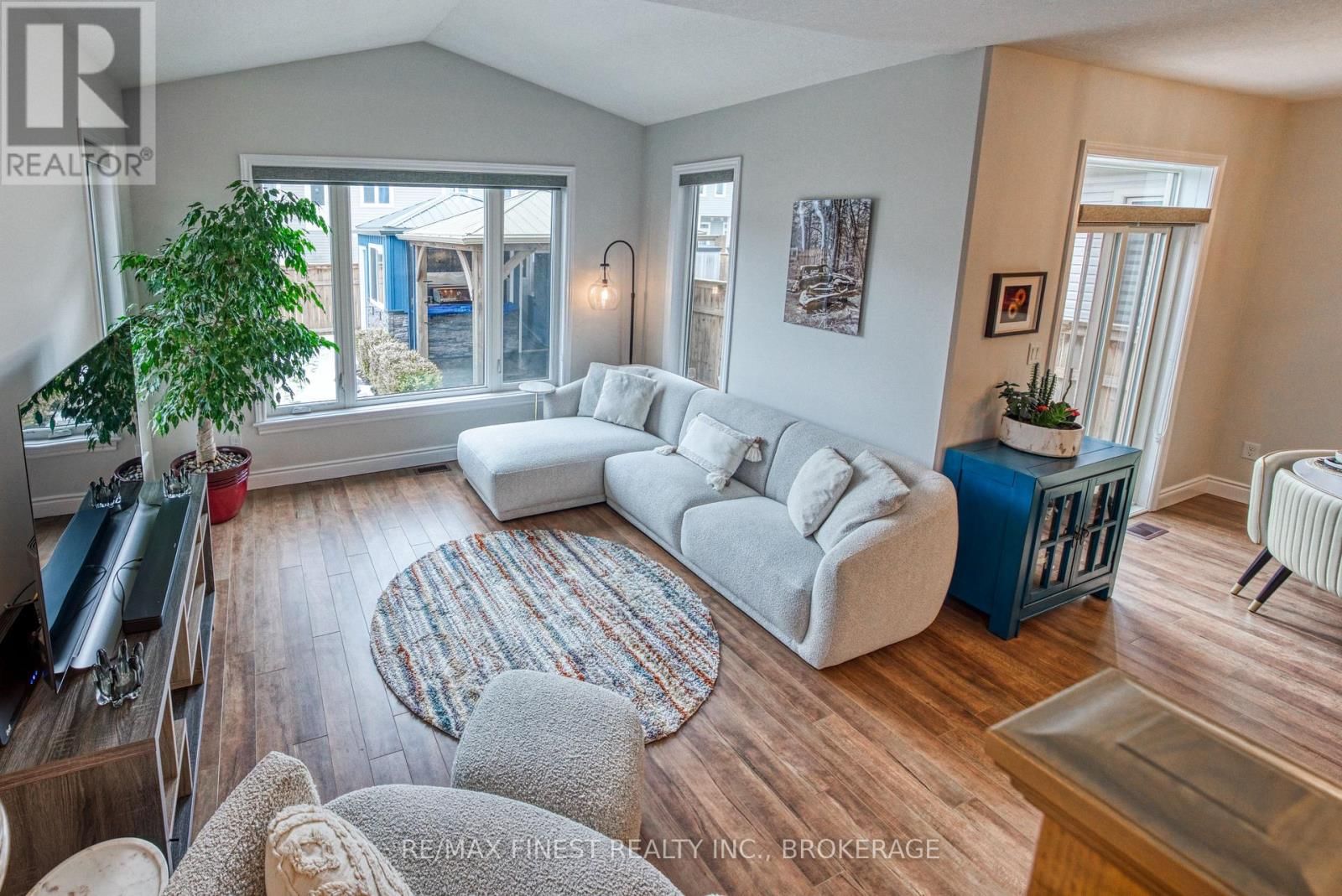 124 HAZLETT STREET Image 12