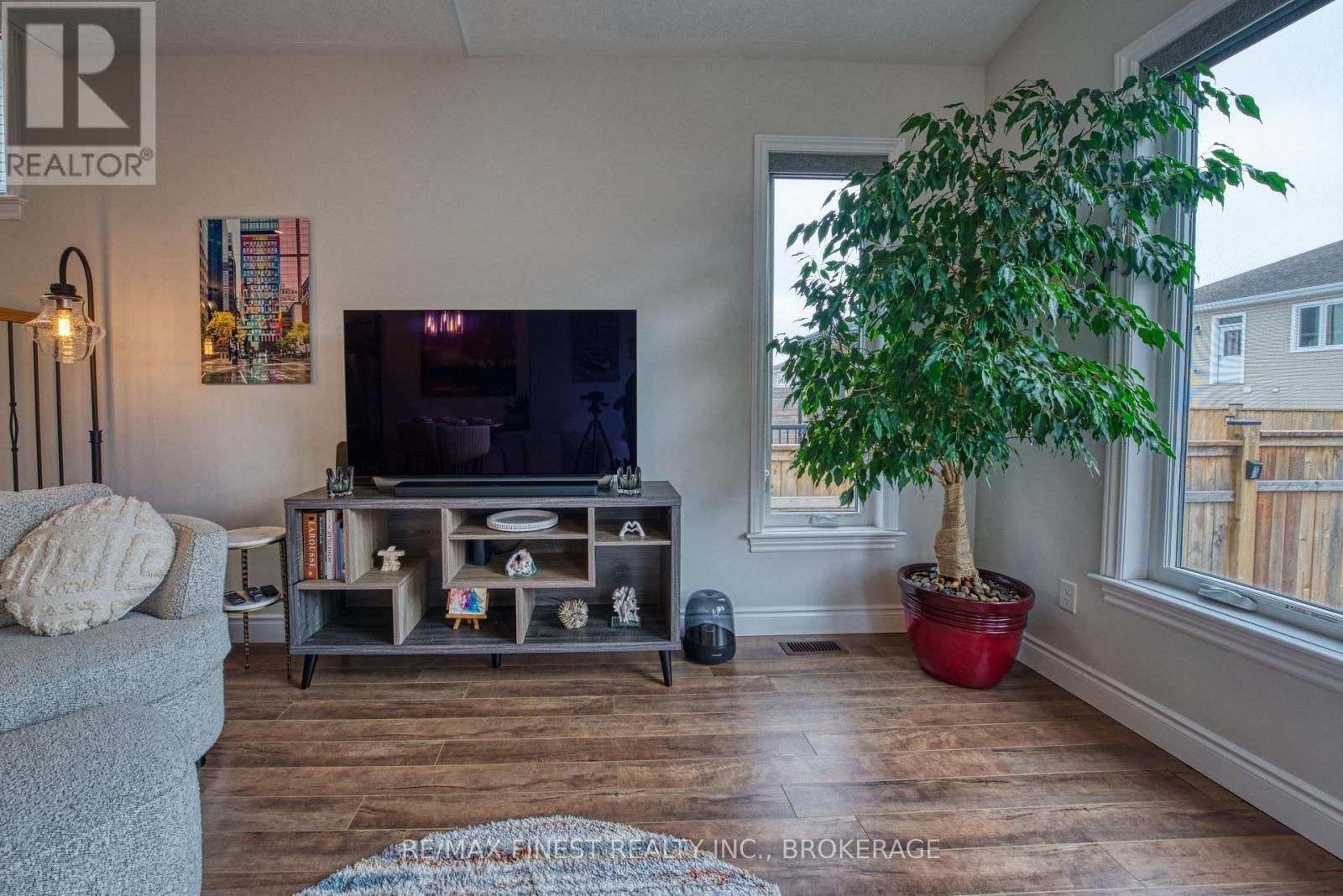 124 HAZLETT STREET Image 14