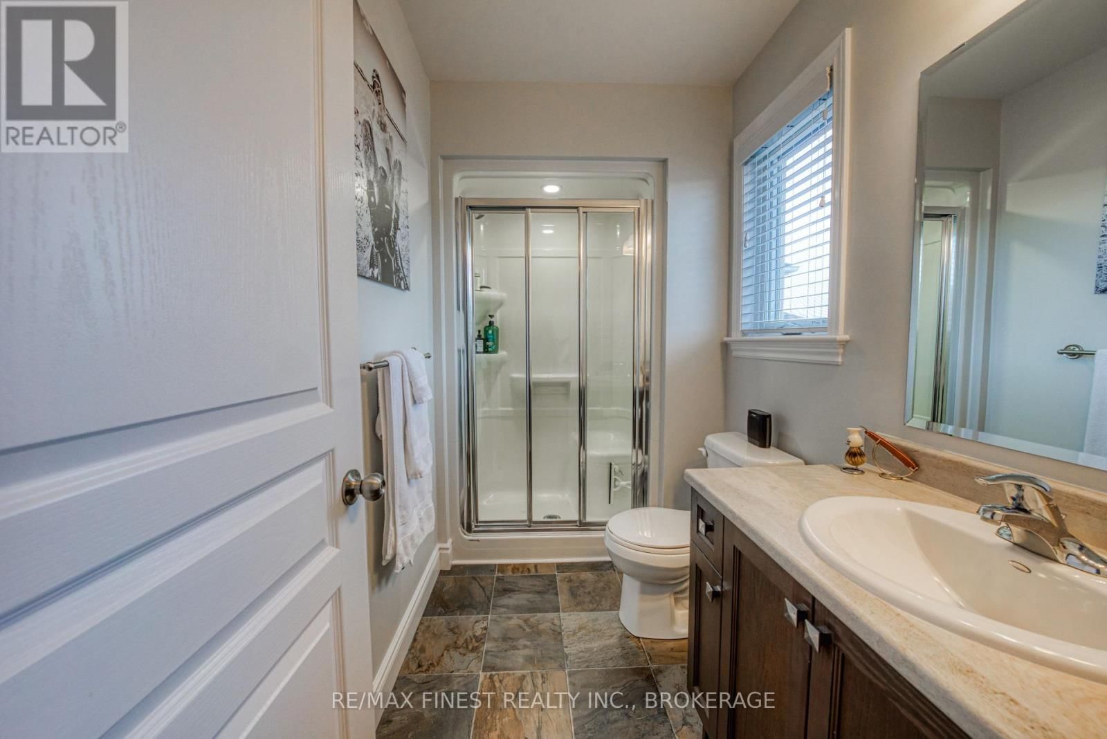 124 HAZLETT STREET Image 23