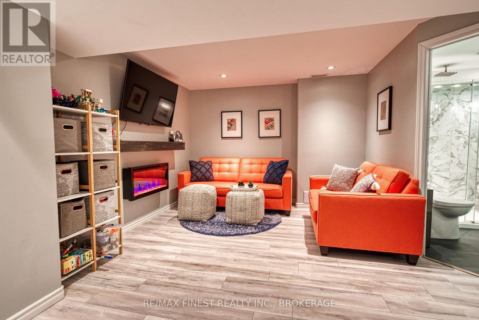 124 HAZLETT STREET Image 28