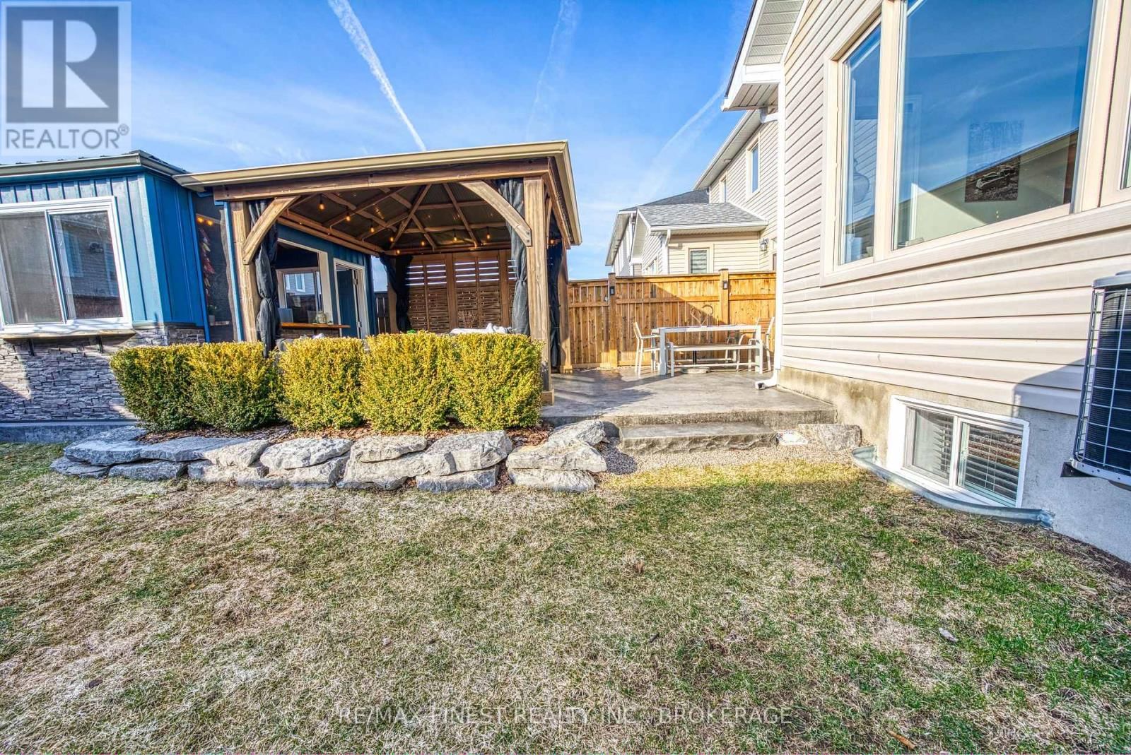 124 HAZLETT STREET Image 35