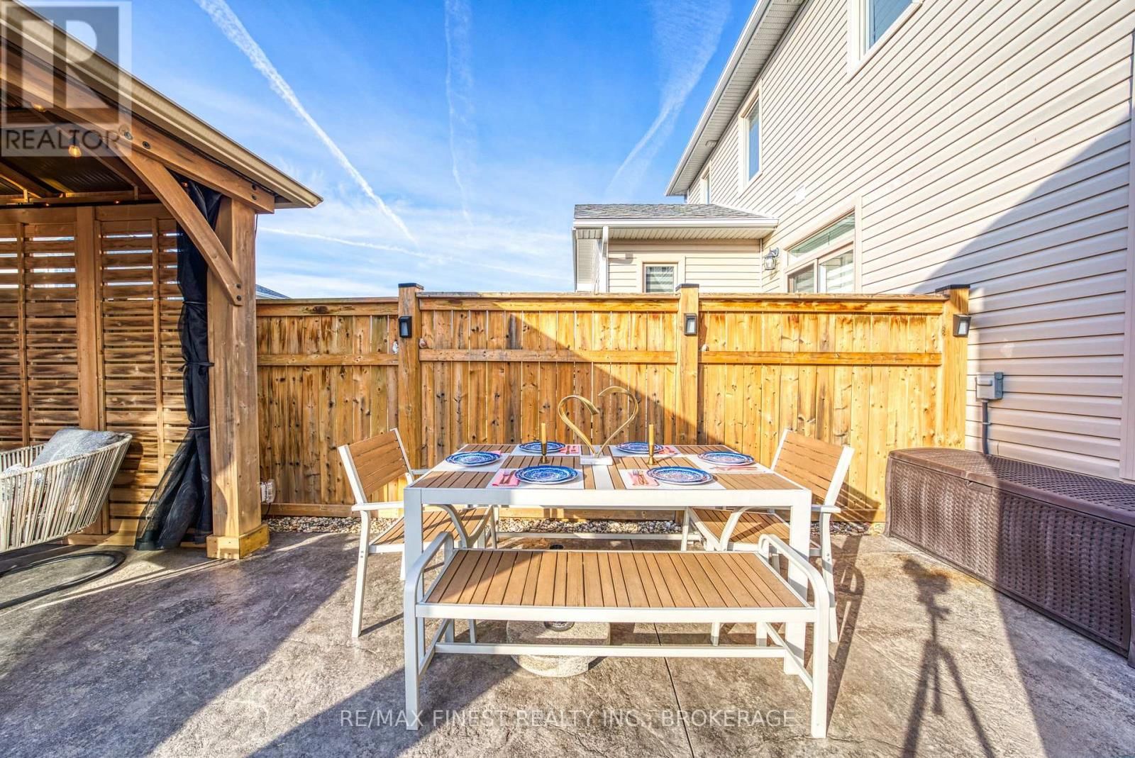 124 HAZLETT STREET Image 36