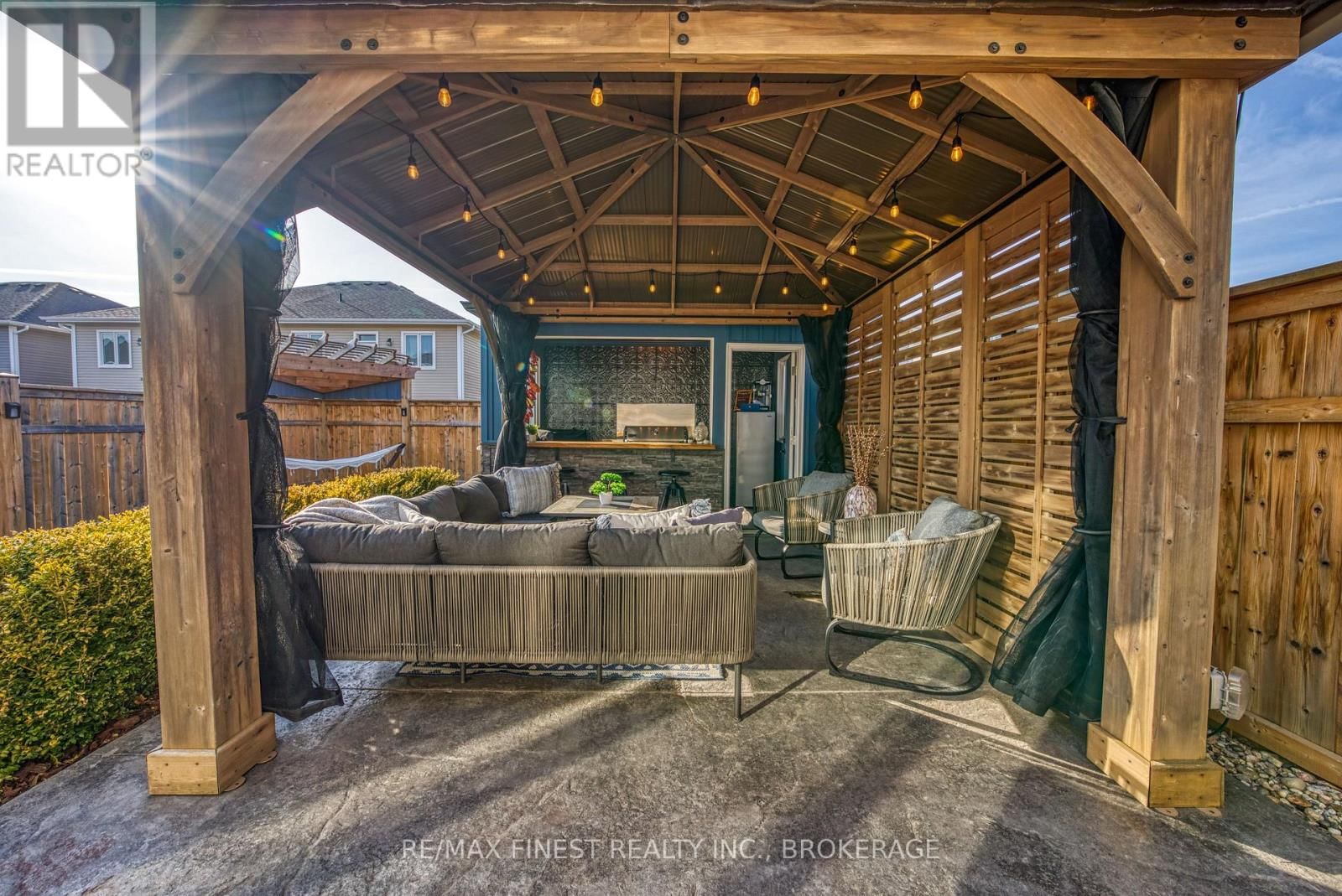 124 HAZLETT STREET Image 38