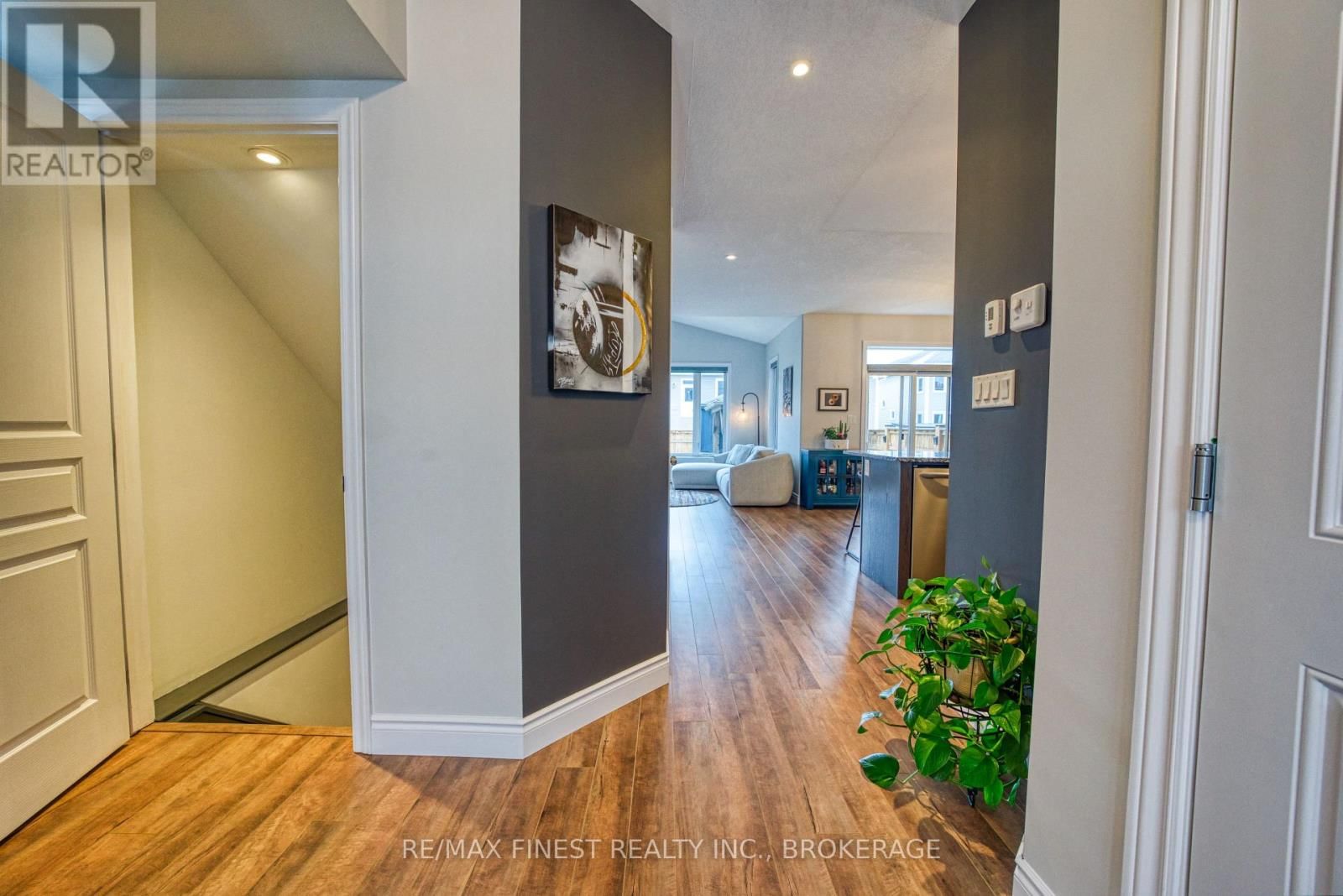 124 HAZLETT STREET Image 4