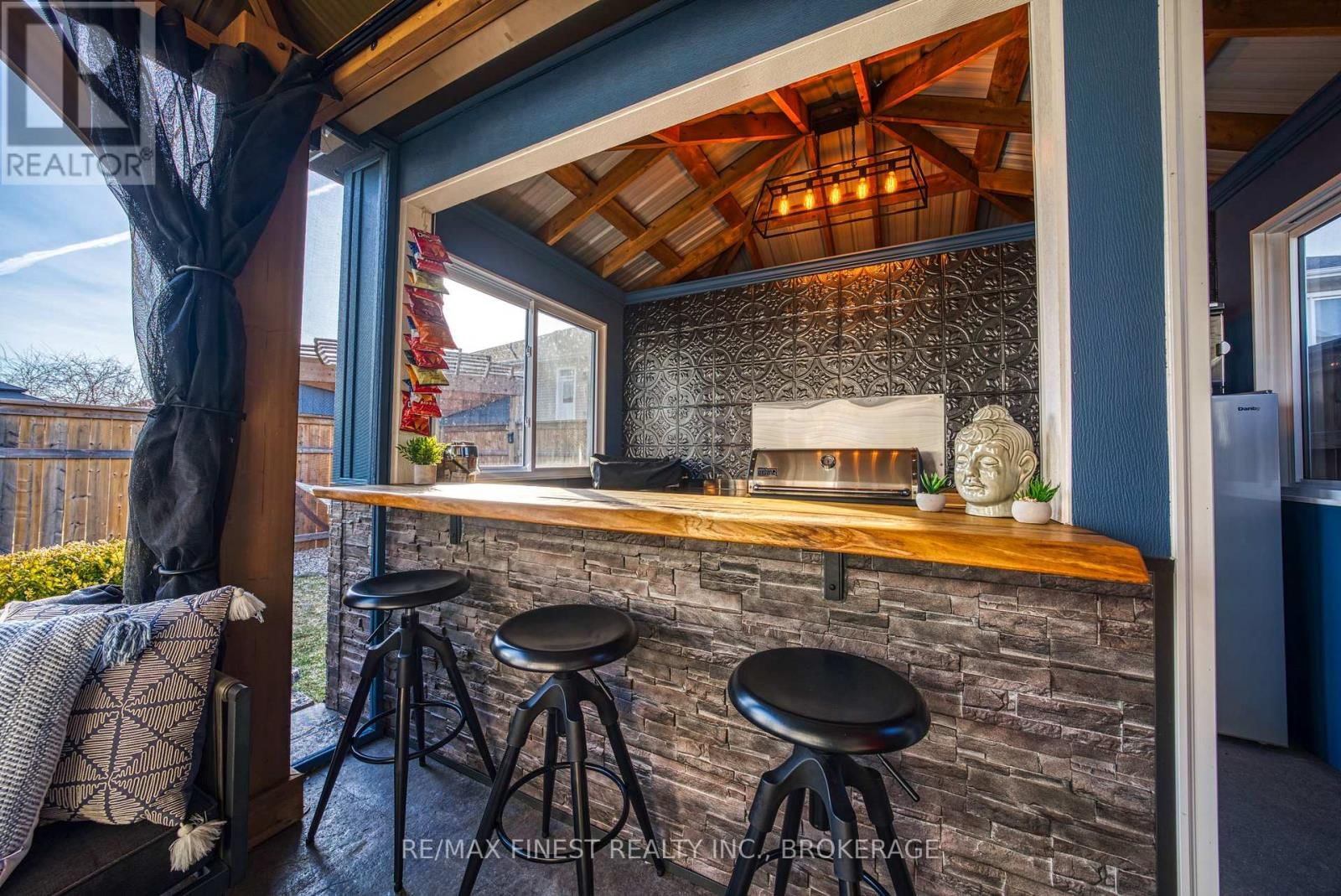 124 HAZLETT STREET Image 40