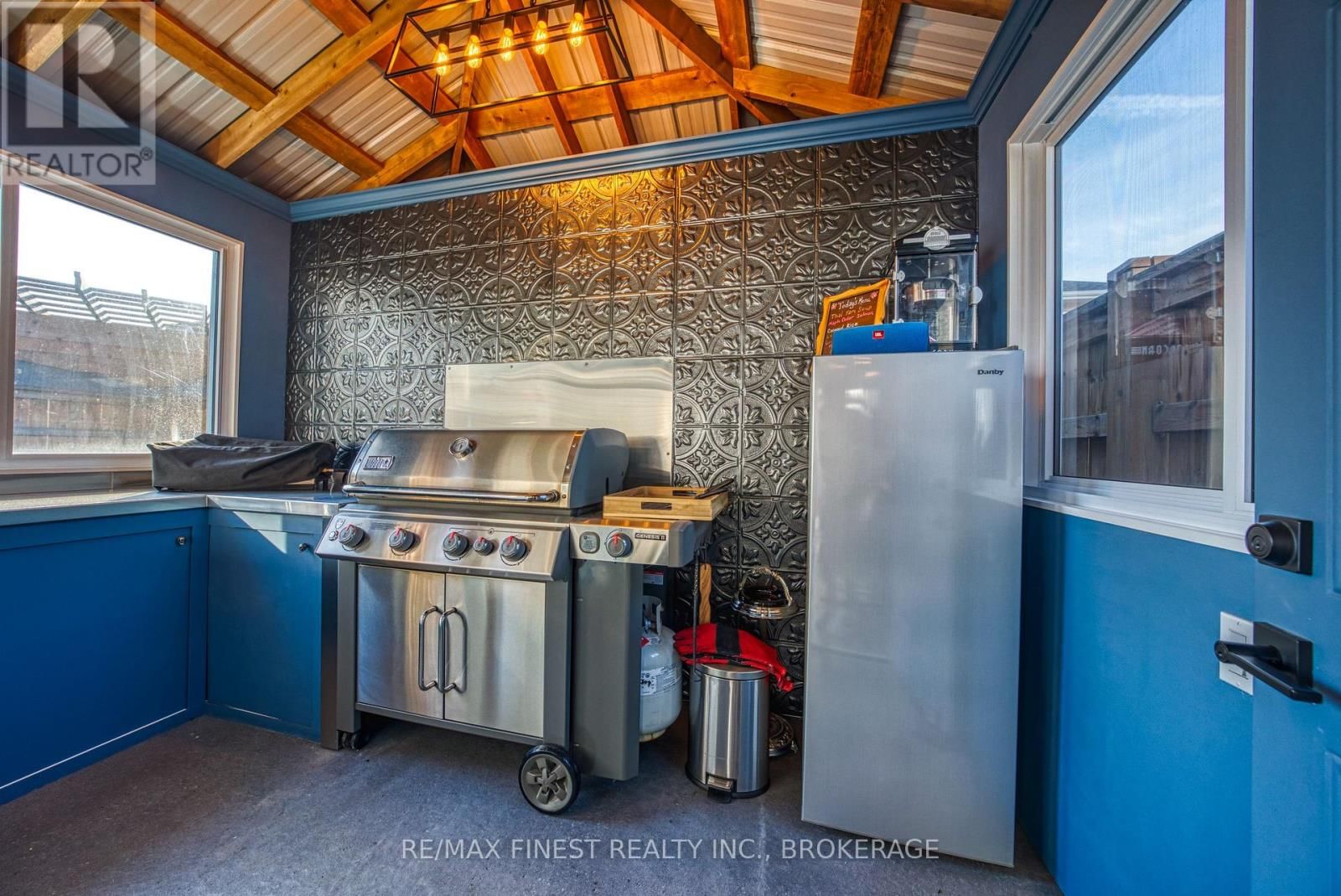 124 HAZLETT STREET Image 42