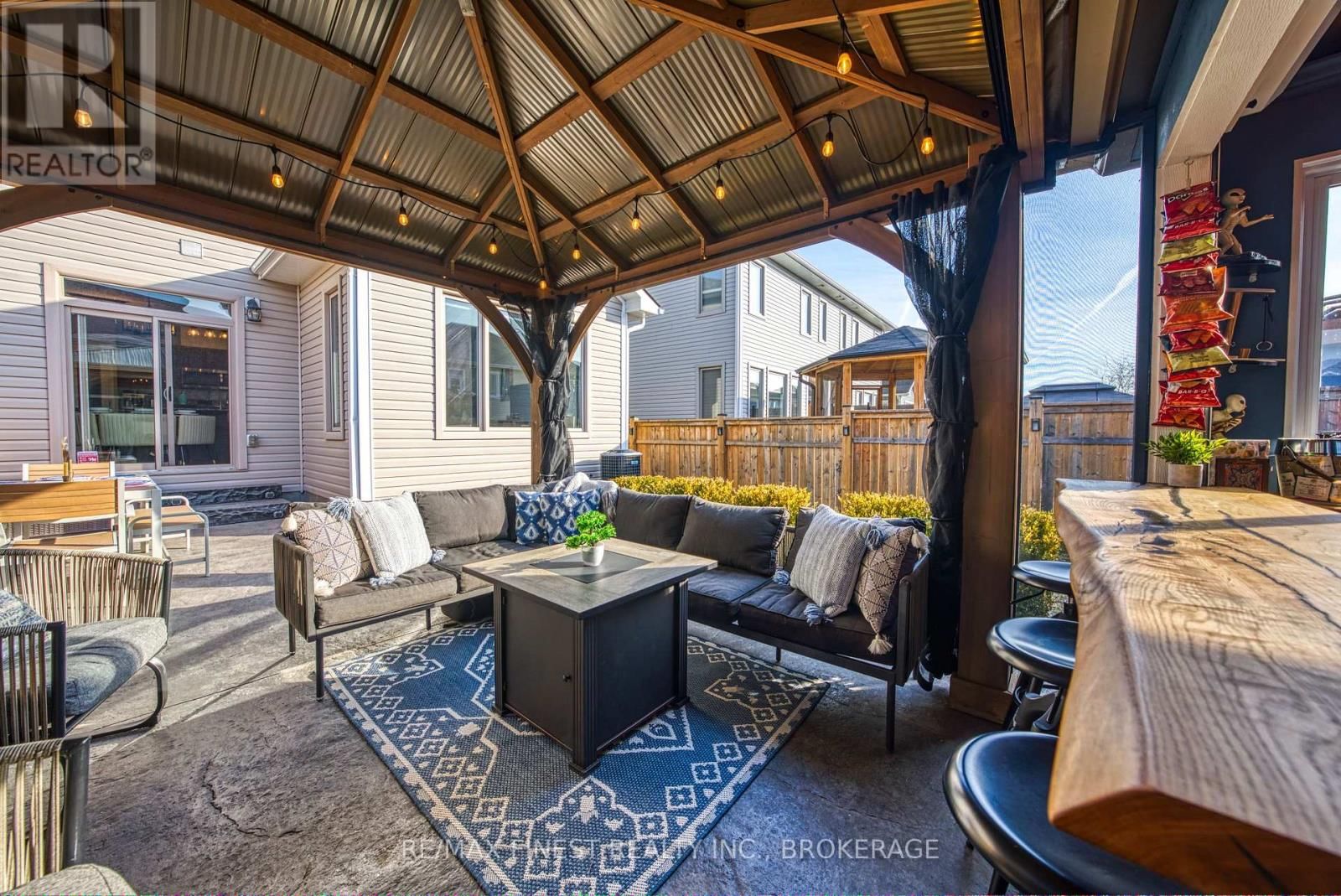 124 HAZLETT STREET Image 44