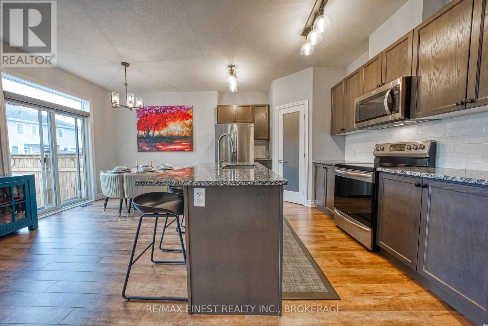 124 HAZLETT STREET Image 6