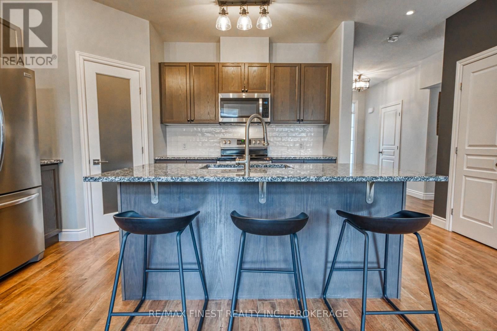 124 HAZLETT STREET Image 8