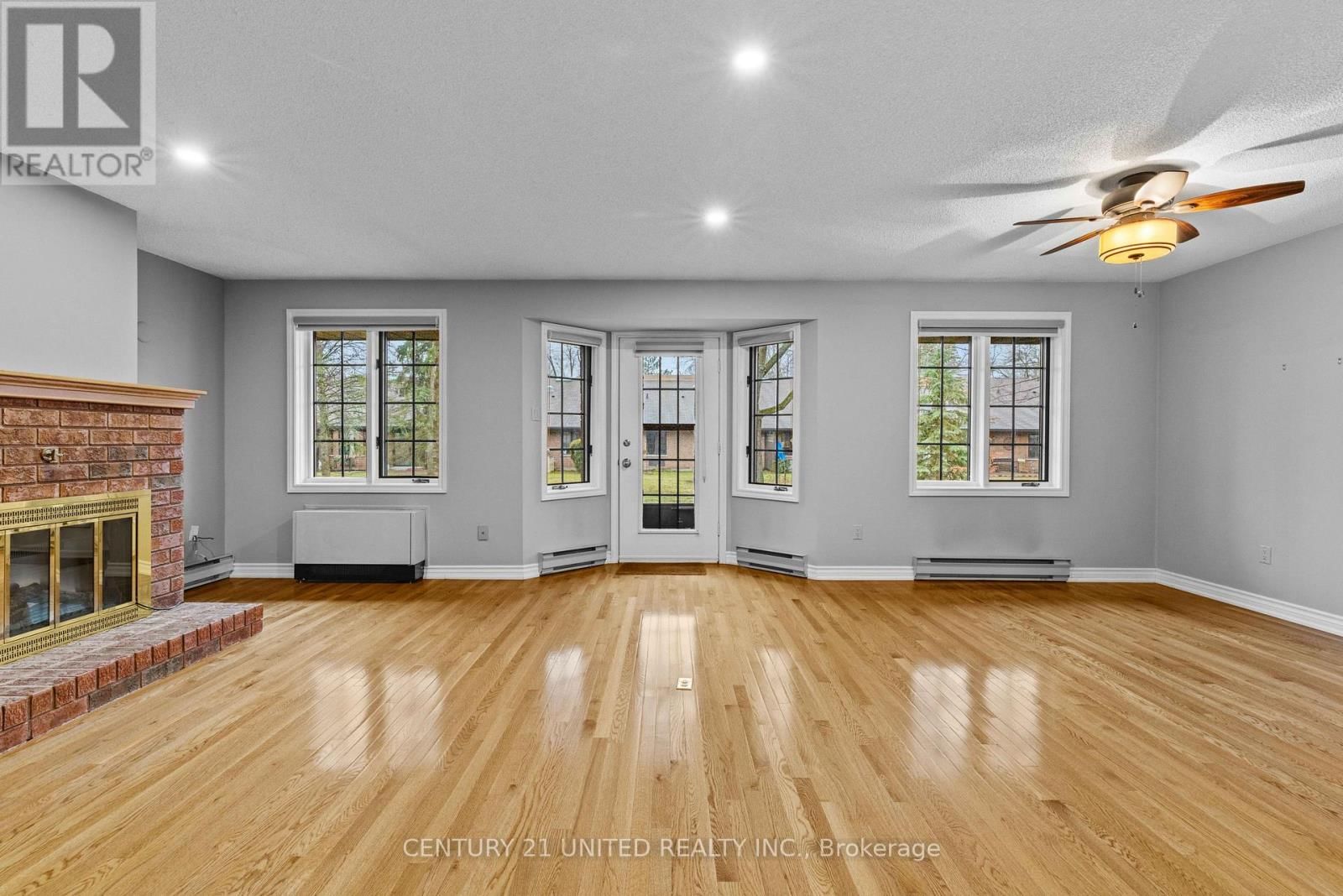 3 - 660 WHITAKER STREET Image 10