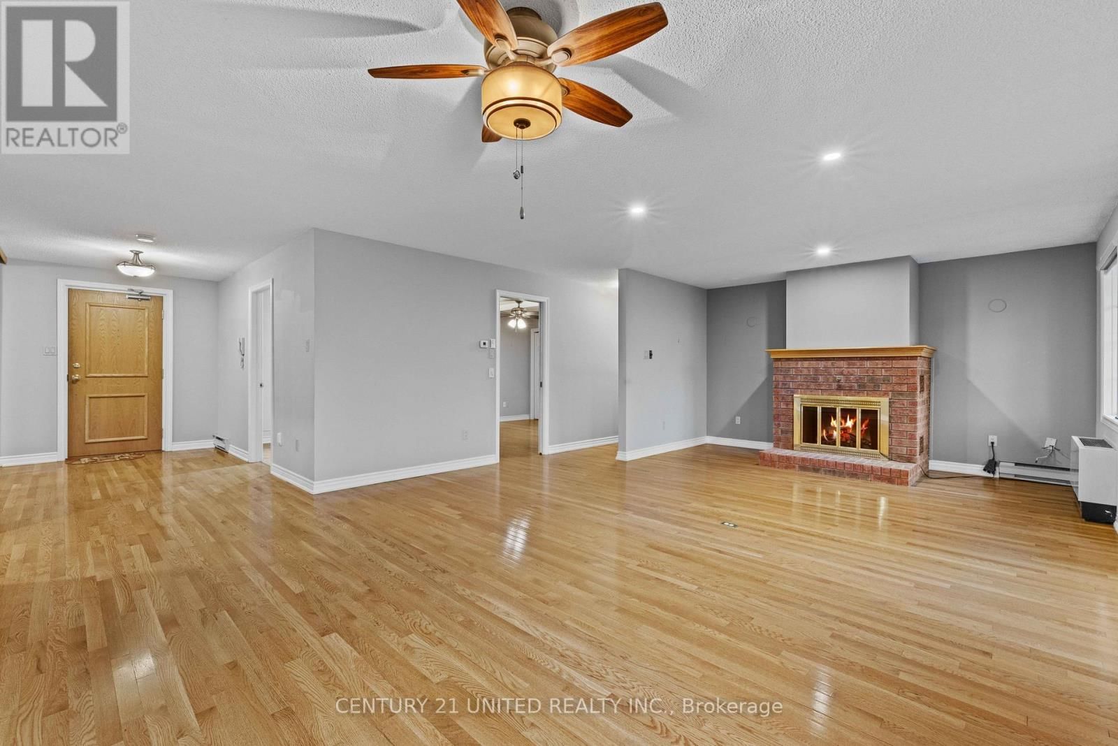 3 - 660 WHITAKER STREET Image 16