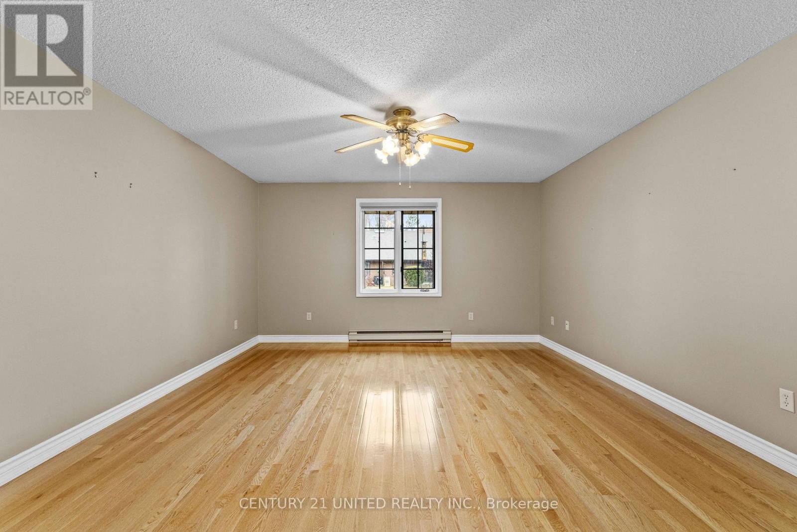 3 - 660 WHITAKER STREET Image 29