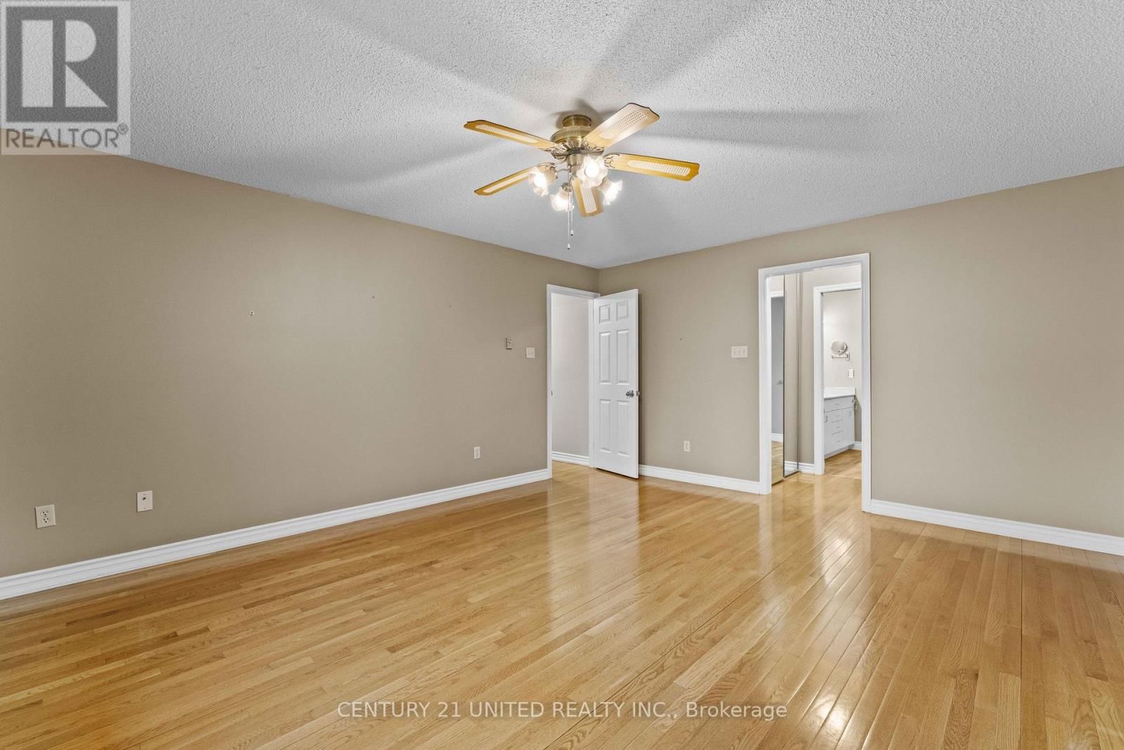 3 - 660 WHITAKER STREET Image 31