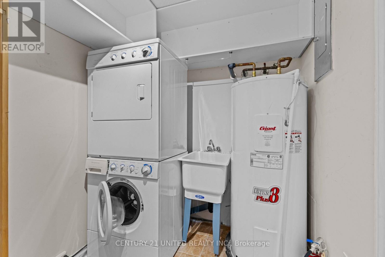 3 - 660 WHITAKER STREET Image 36