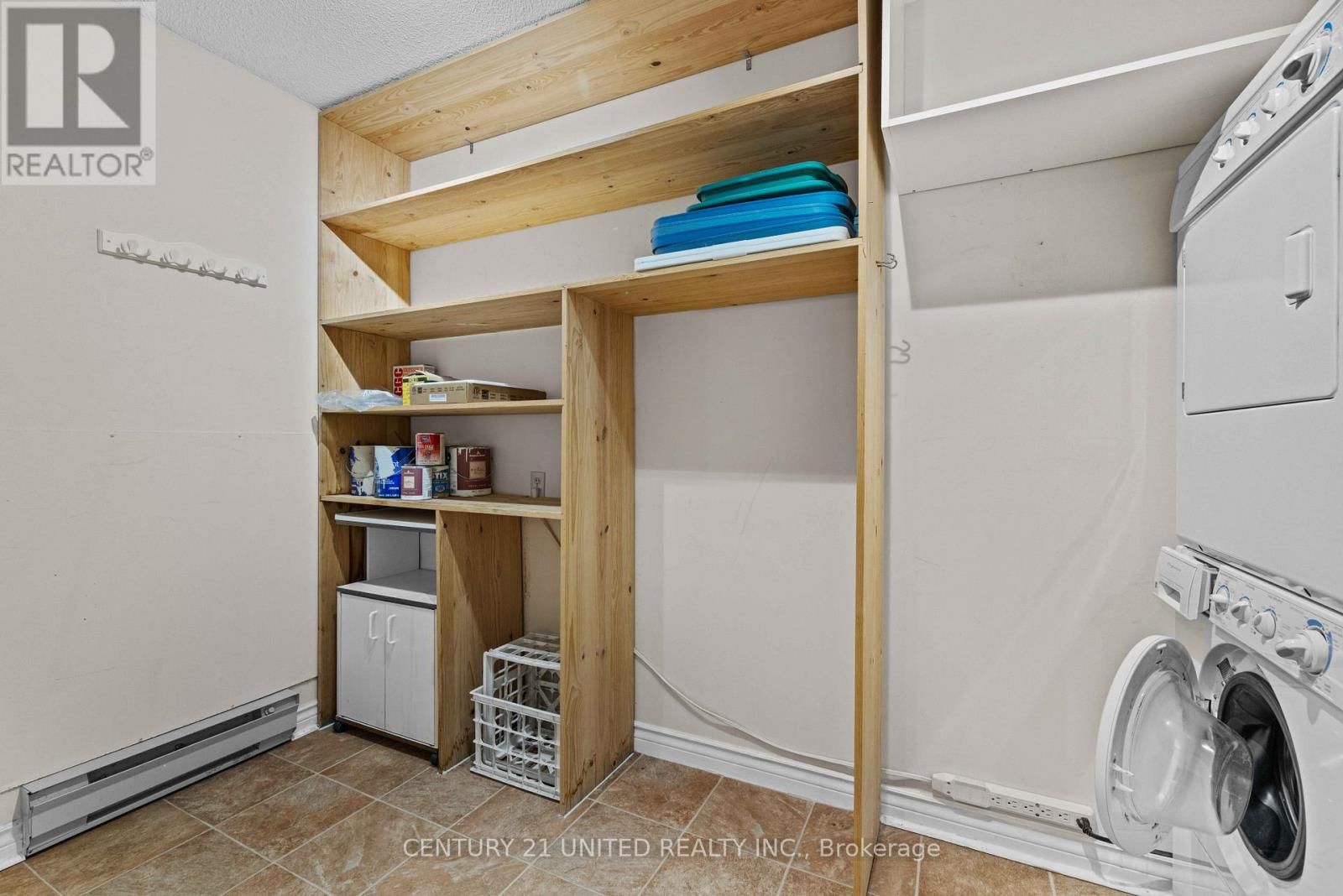 3 - 660 WHITAKER STREET Image 37