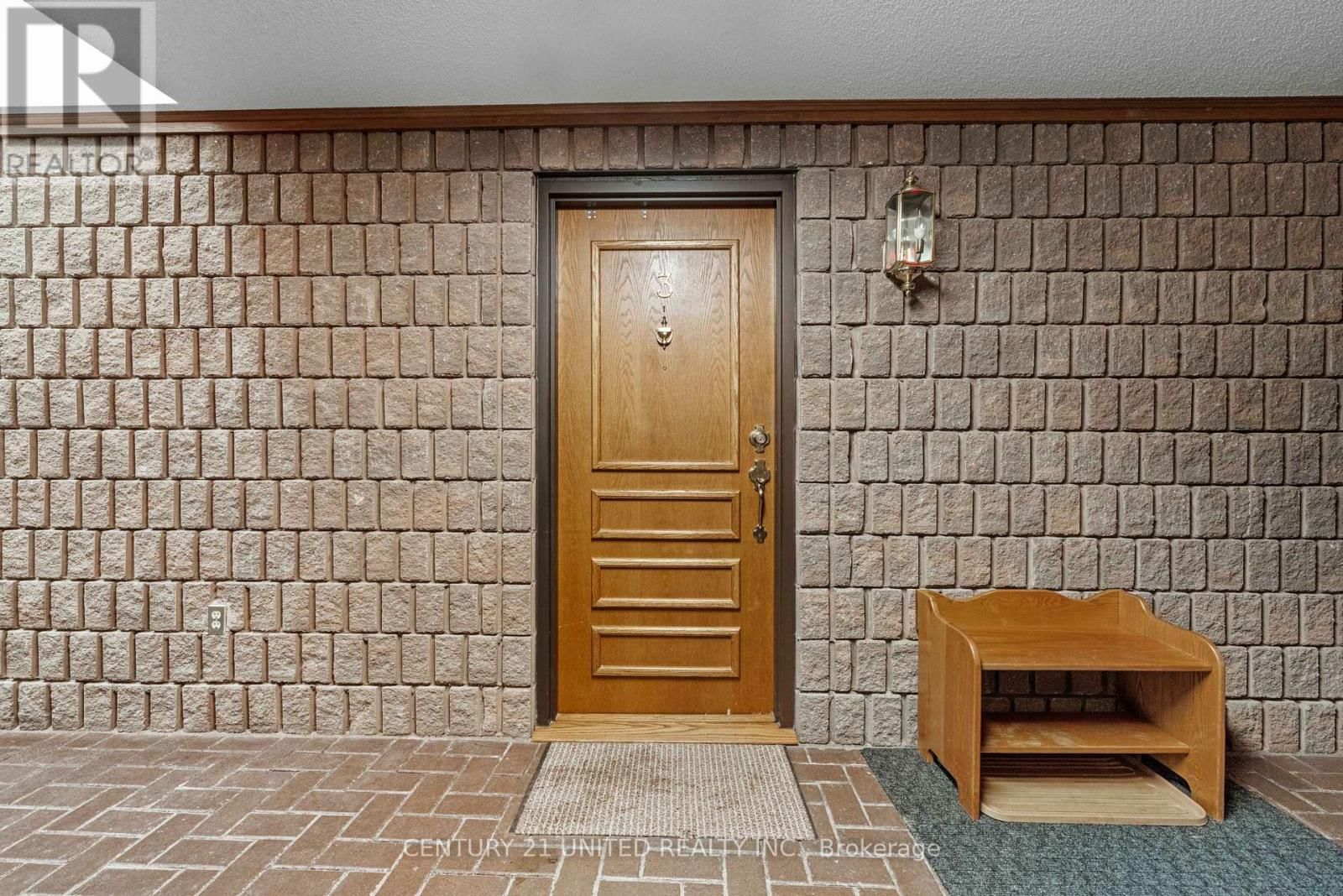 3 - 660 WHITAKER STREET Image 4