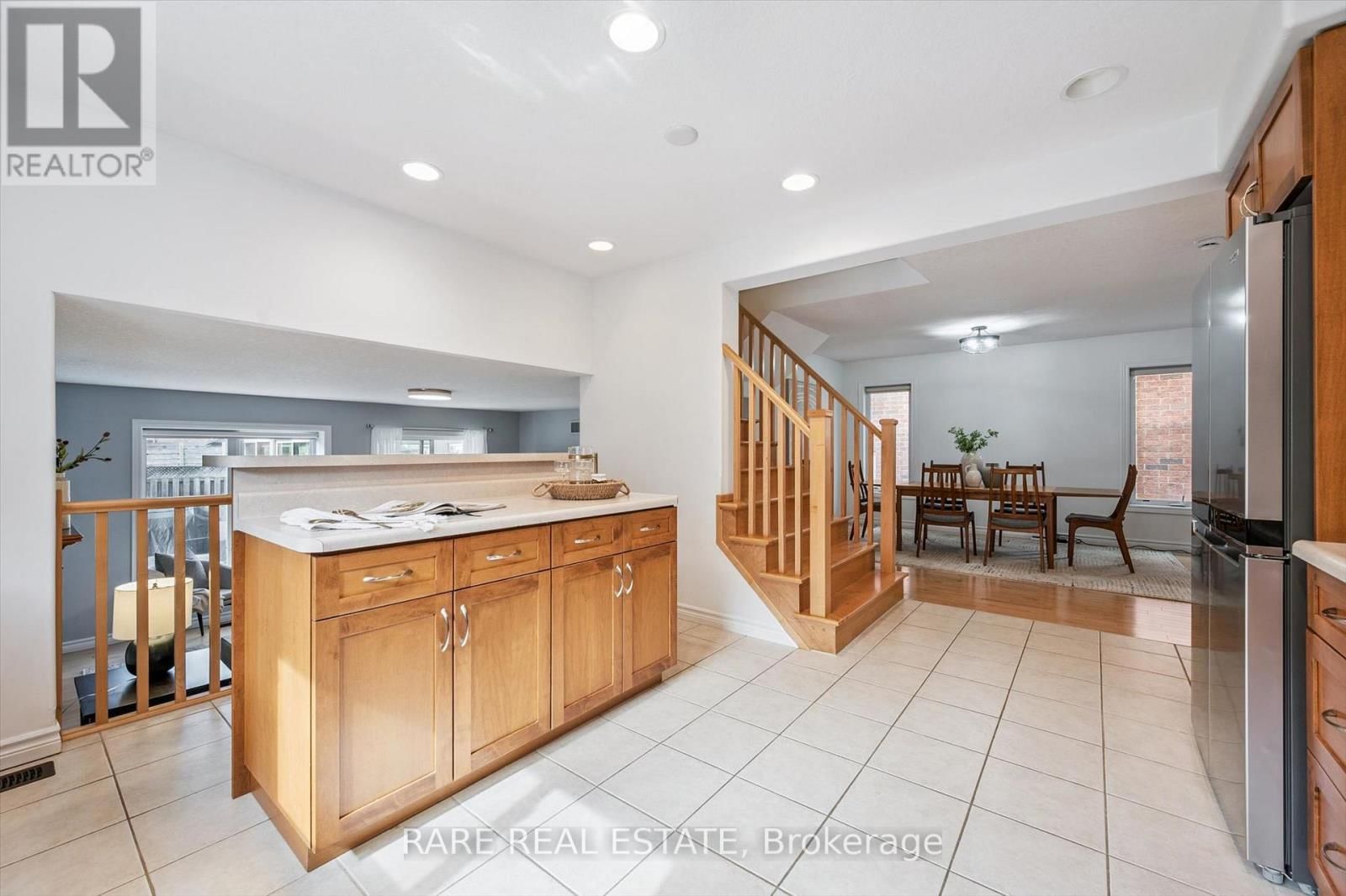 28 DAVIS STREET Image 12