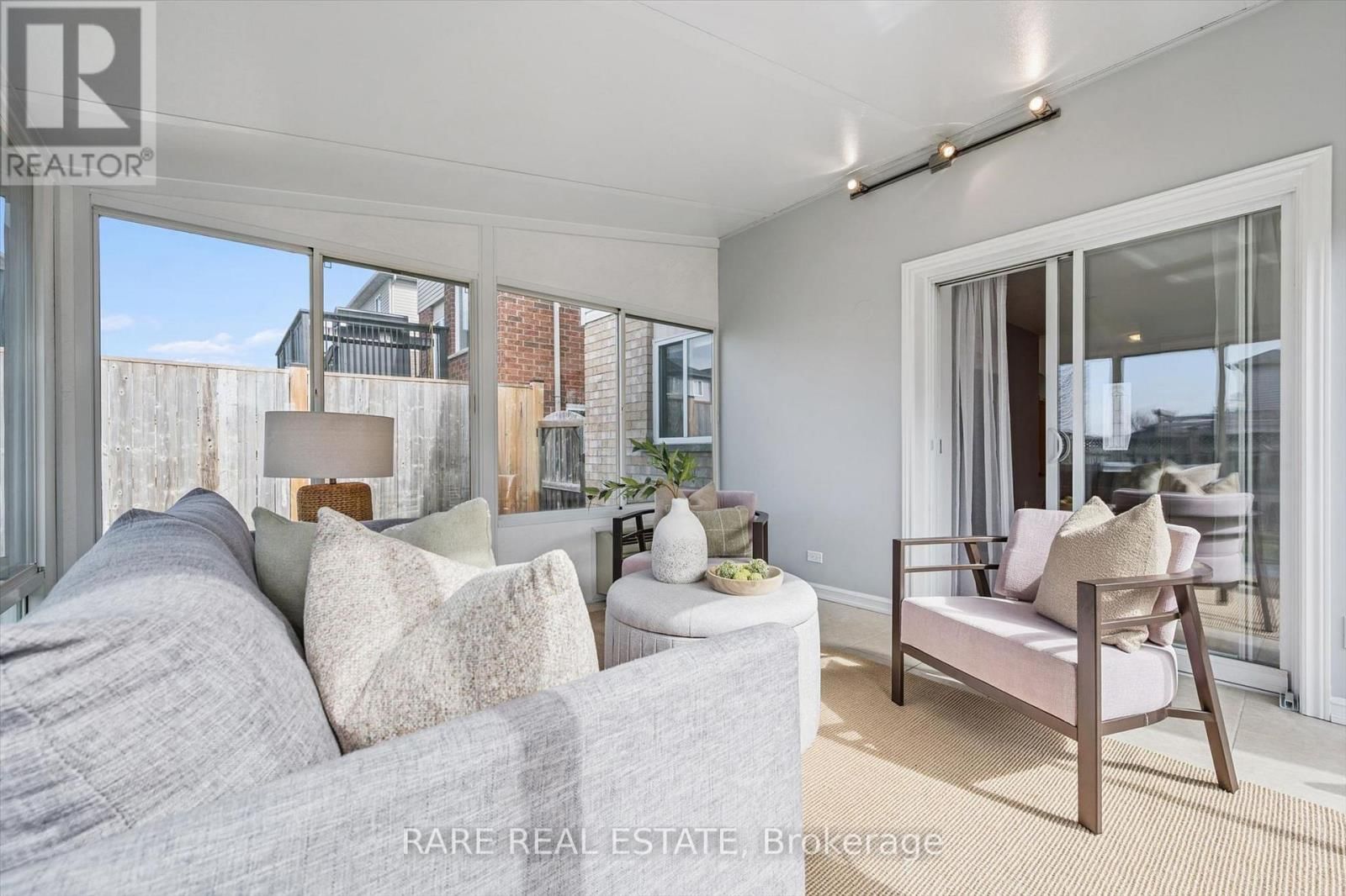 28 DAVIS STREET Image 23