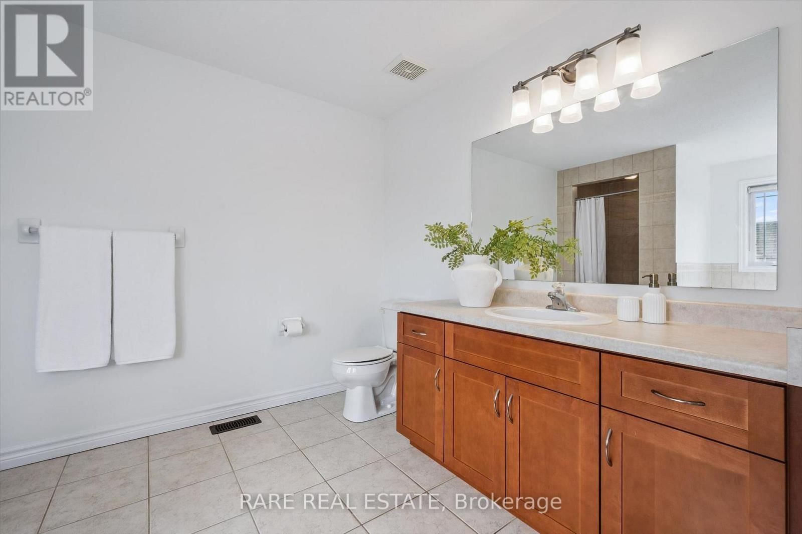 28 DAVIS STREET Image 26