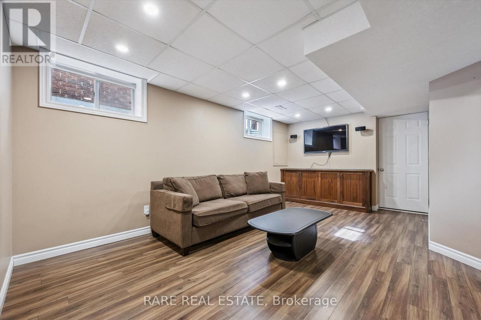 28 DAVIS STREET Image 33