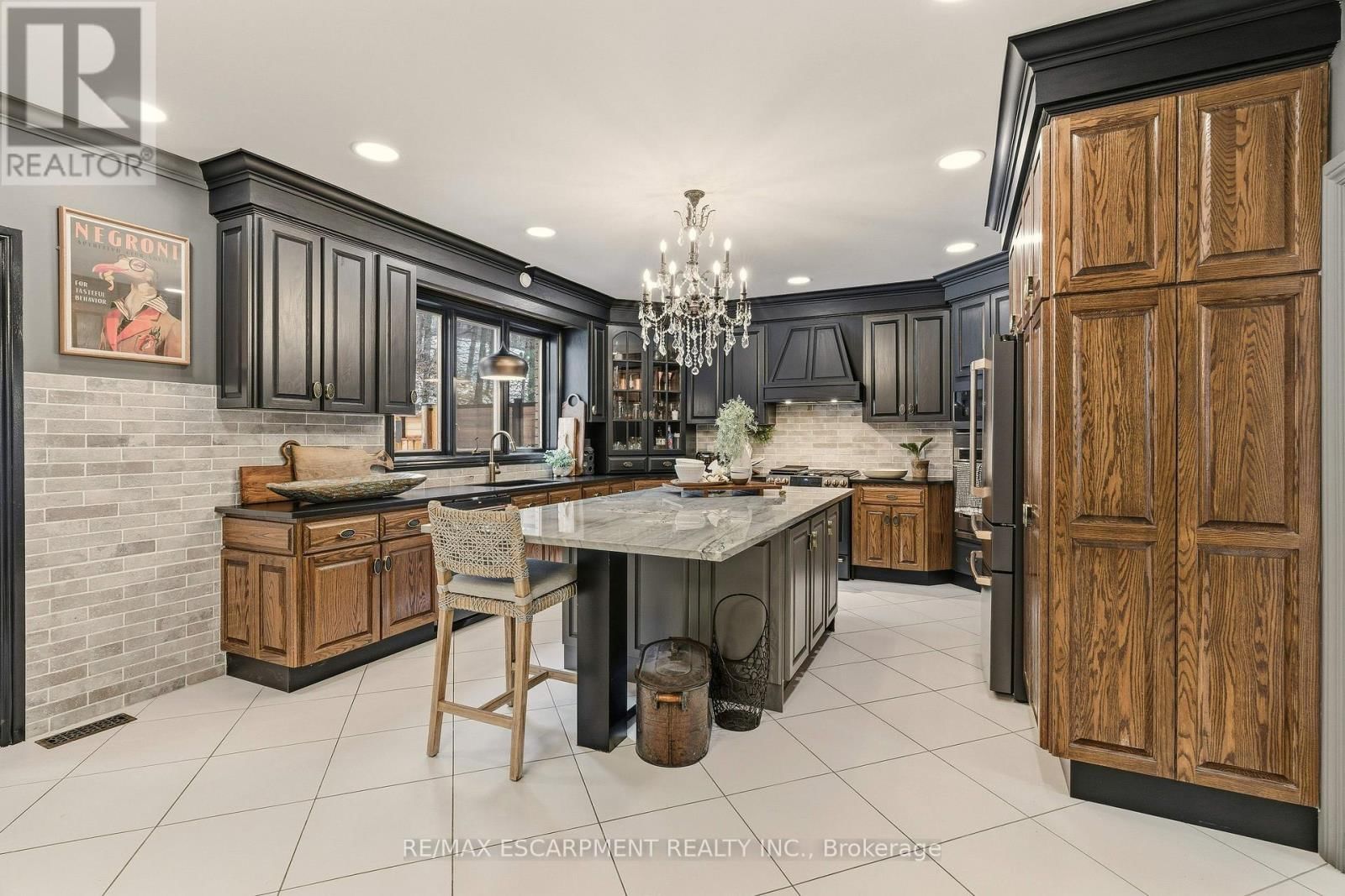 82 MAPLE DRIVE Image 14