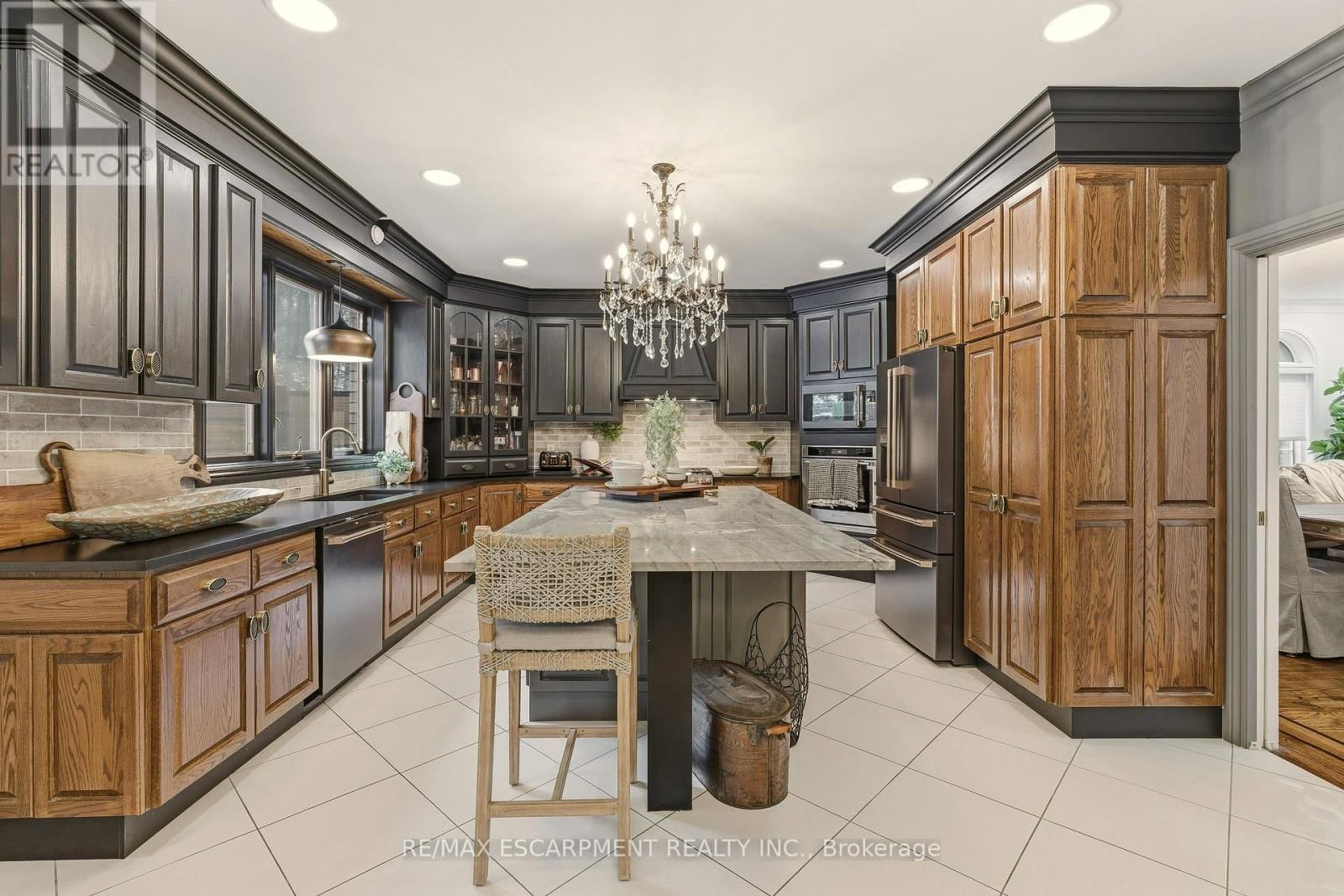 82 MAPLE DRIVE Image 15