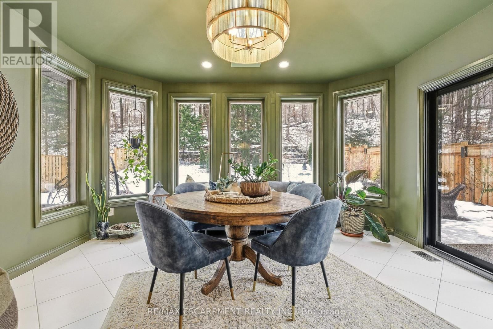 82 MAPLE DRIVE Image 17