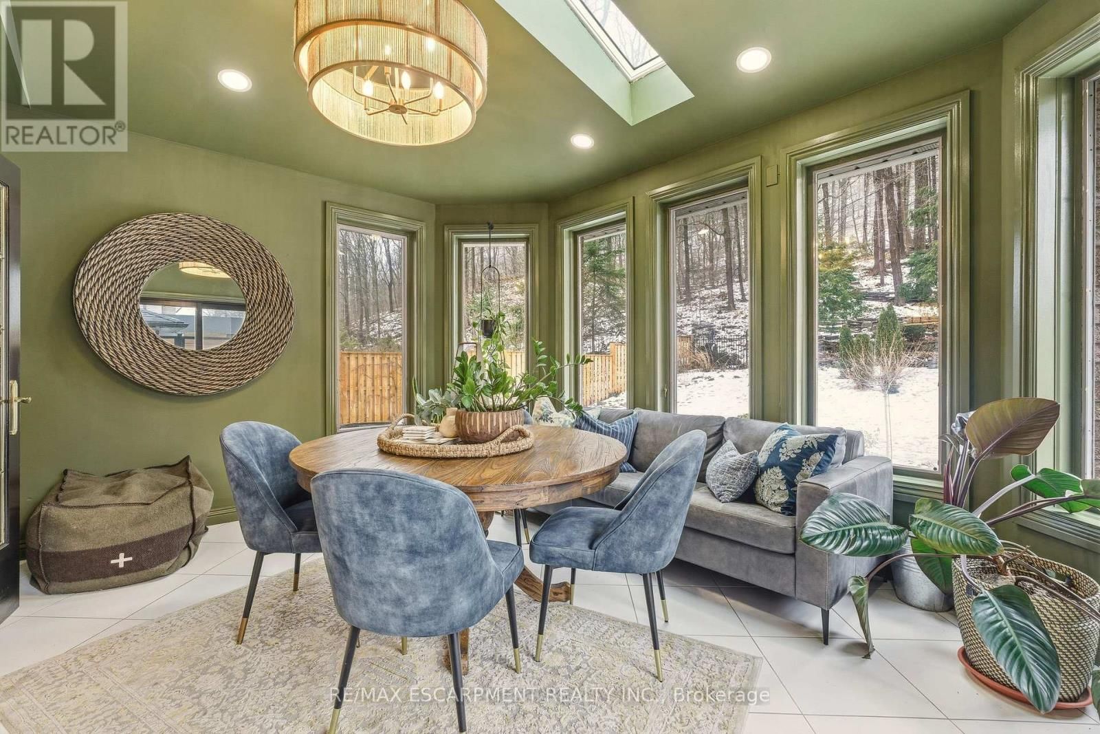 82 MAPLE DRIVE Image 18