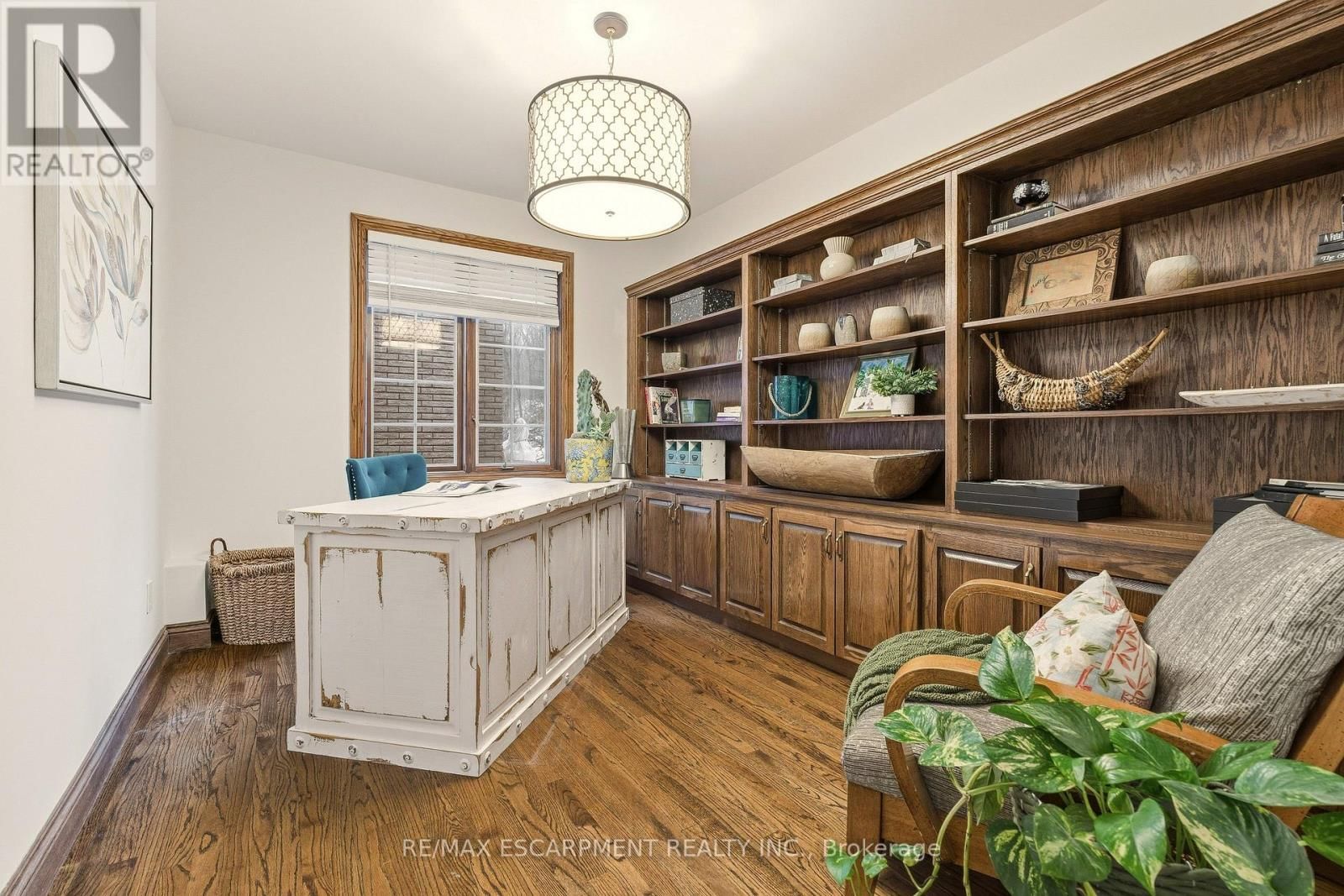 82 MAPLE DRIVE Image 24