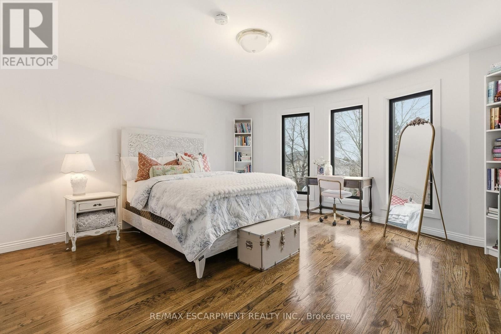 82 MAPLE DRIVE Image 25