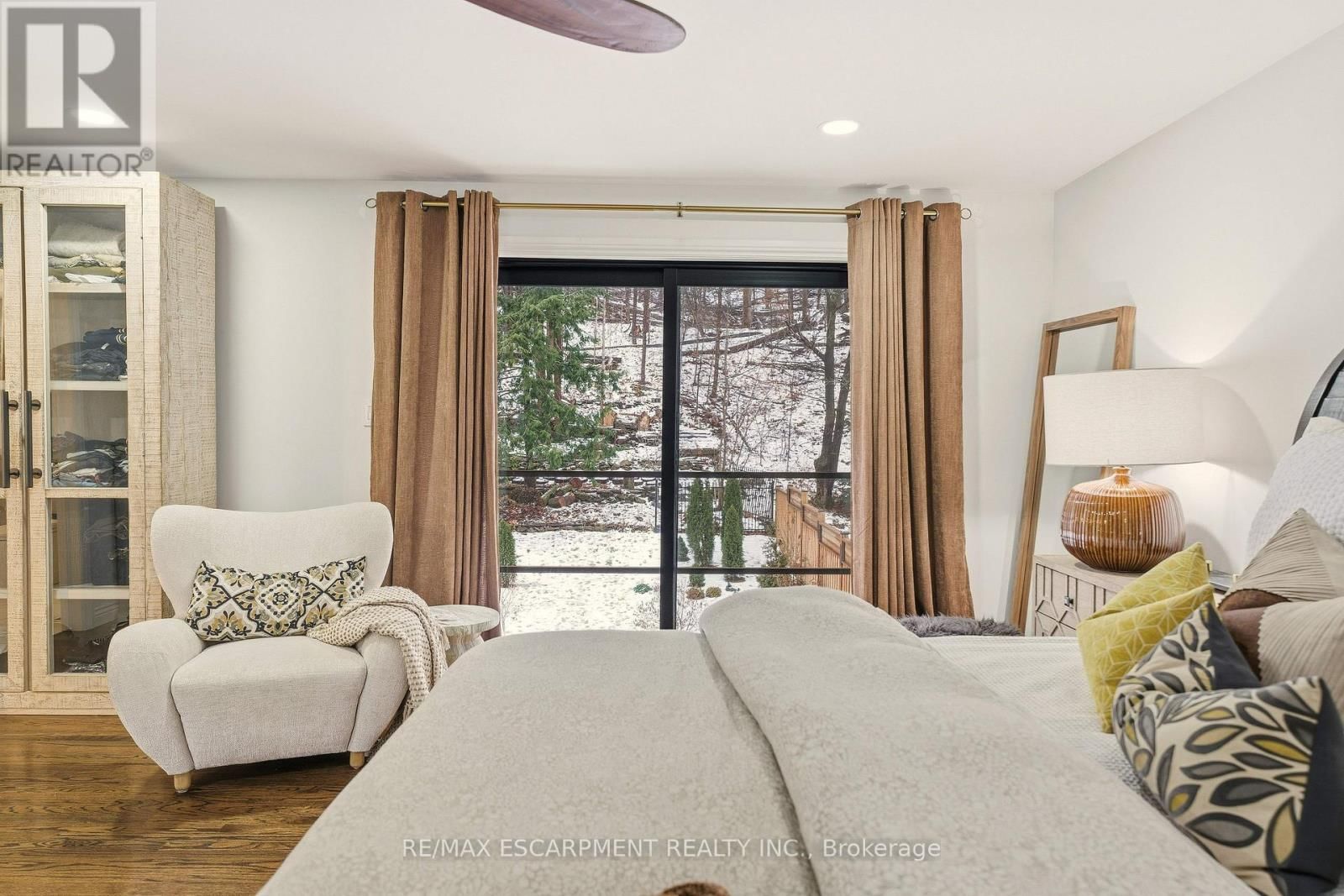 82 MAPLE DRIVE Image 30