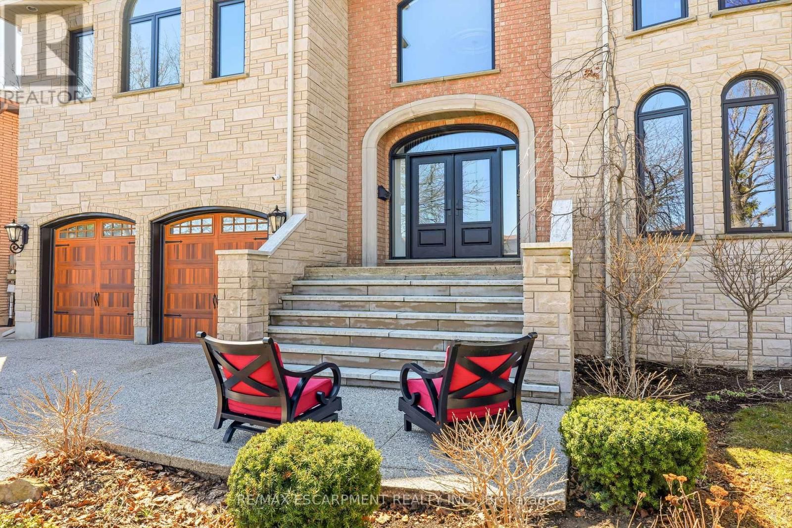 82 MAPLE DRIVE Image 4