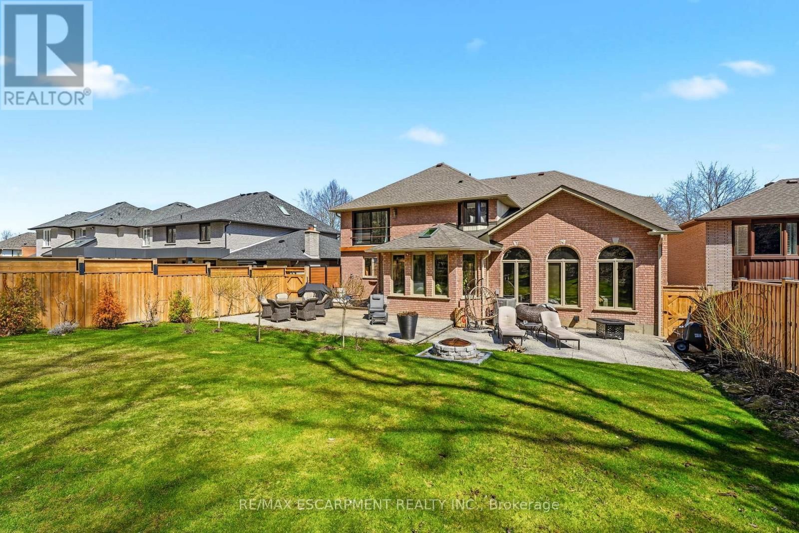 82 MAPLE DRIVE Image 44