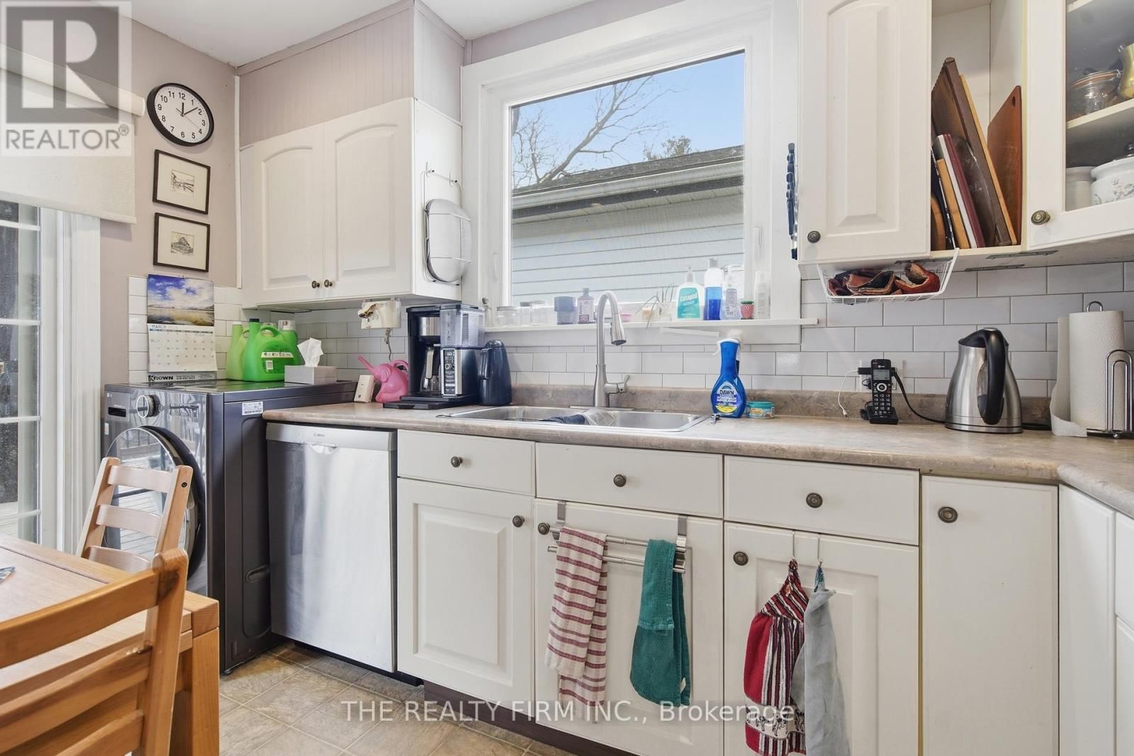 119 CONNAUGHT AVENUE Image 14