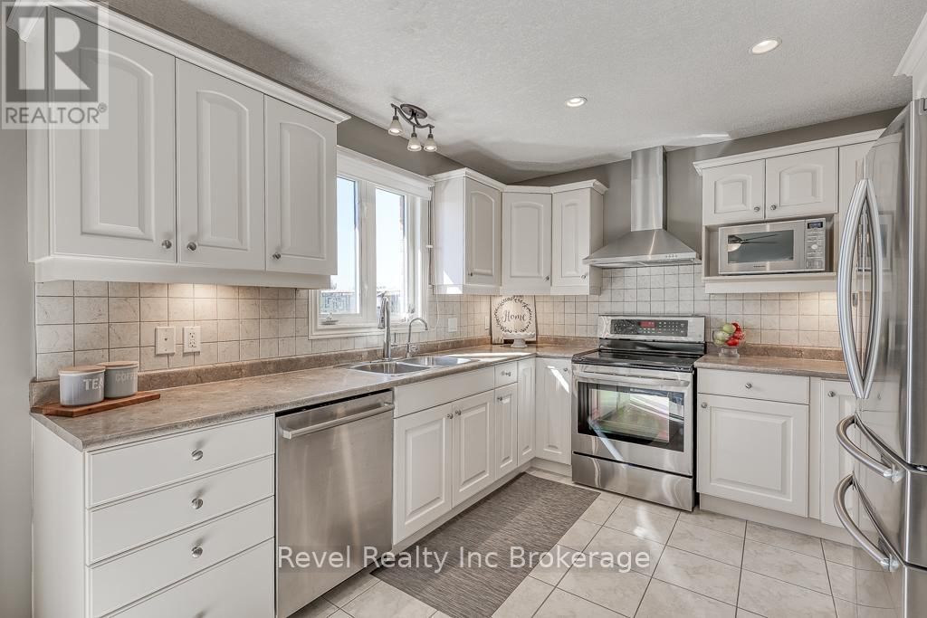 7 WOODHATCH CRESCENT Image 10