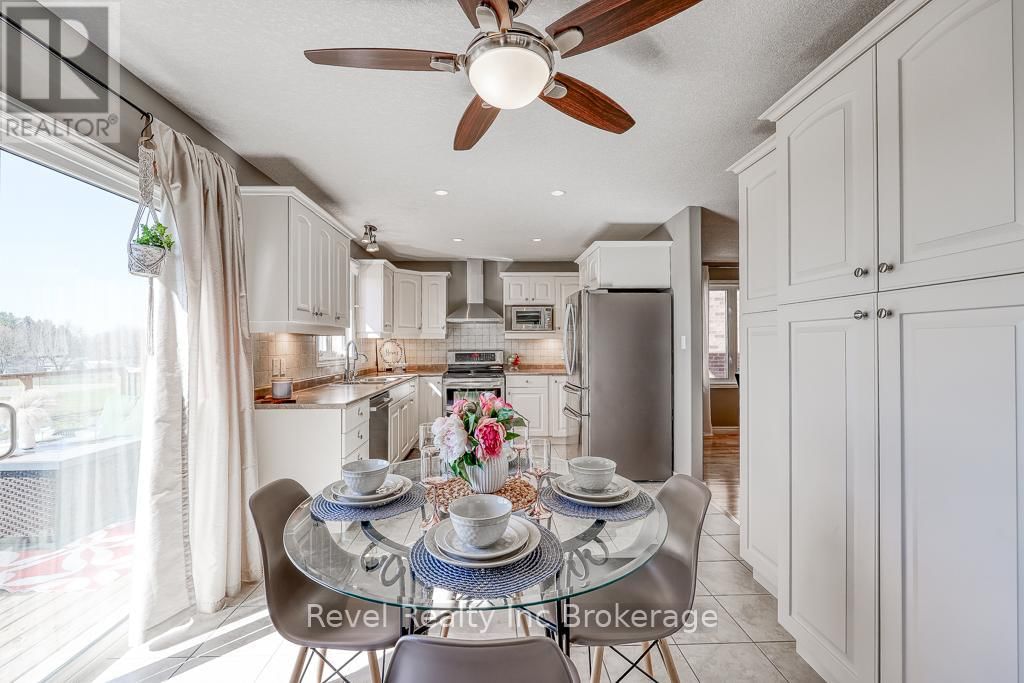 7 WOODHATCH CRESCENT Image 12