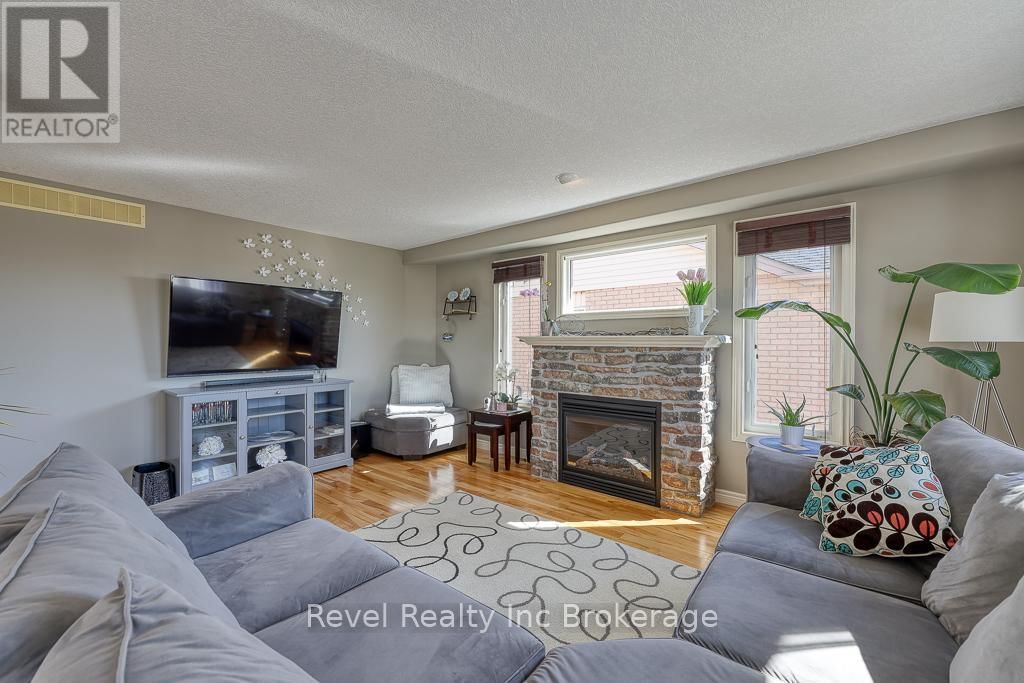 7 WOODHATCH CRESCENT Image 14