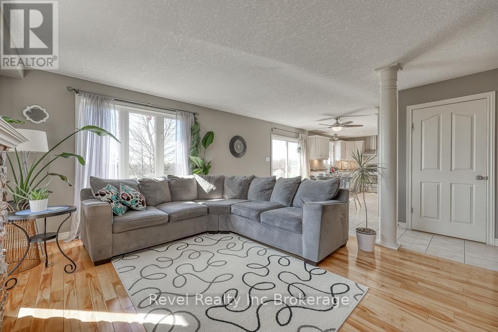 7 WOODHATCH CRESCENT Image 16