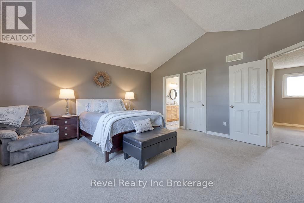 7 WOODHATCH CRESCENT Image 21