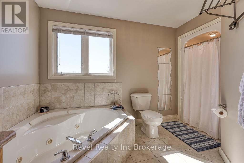 7 WOODHATCH CRESCENT Image 23