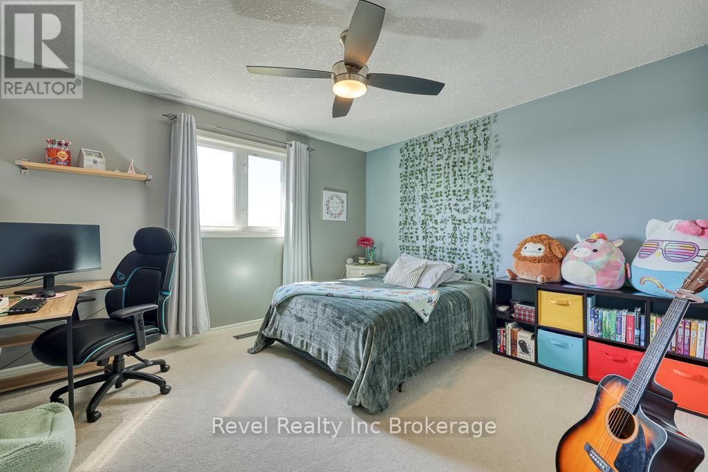 7 WOODHATCH CRESCENT Image 24