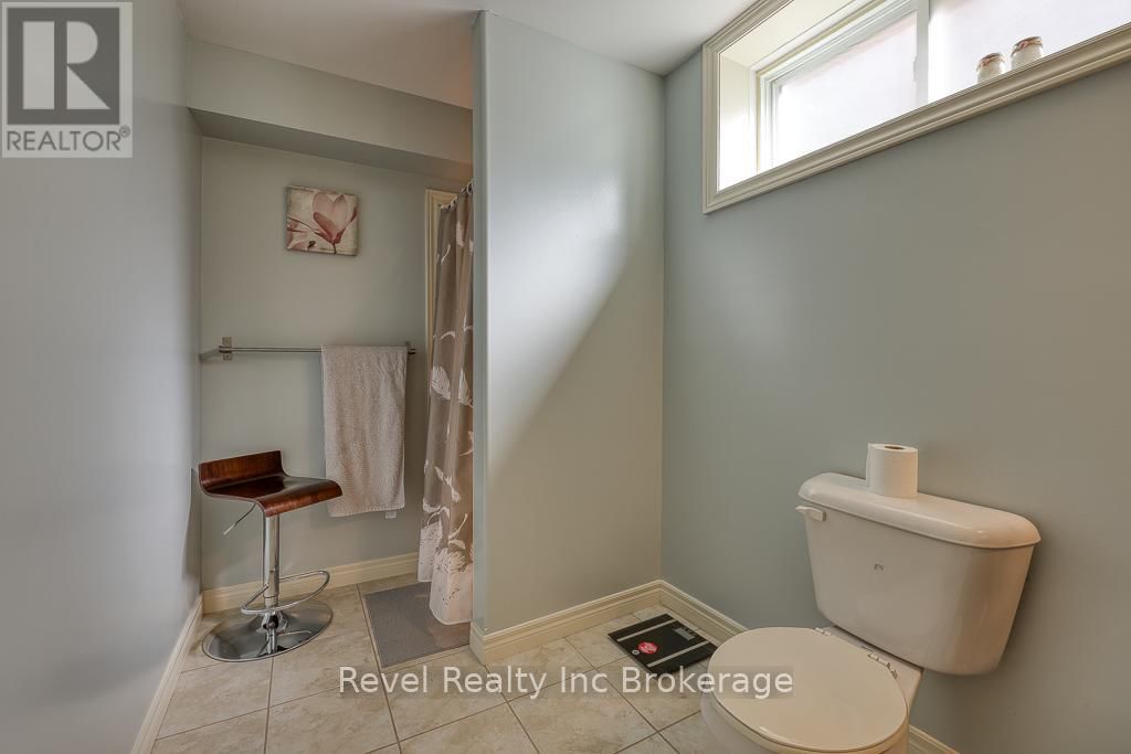 7 WOODHATCH CRESCENT Image 29