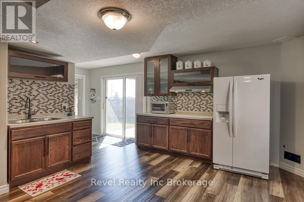 7 WOODHATCH CRESCENT Image 30